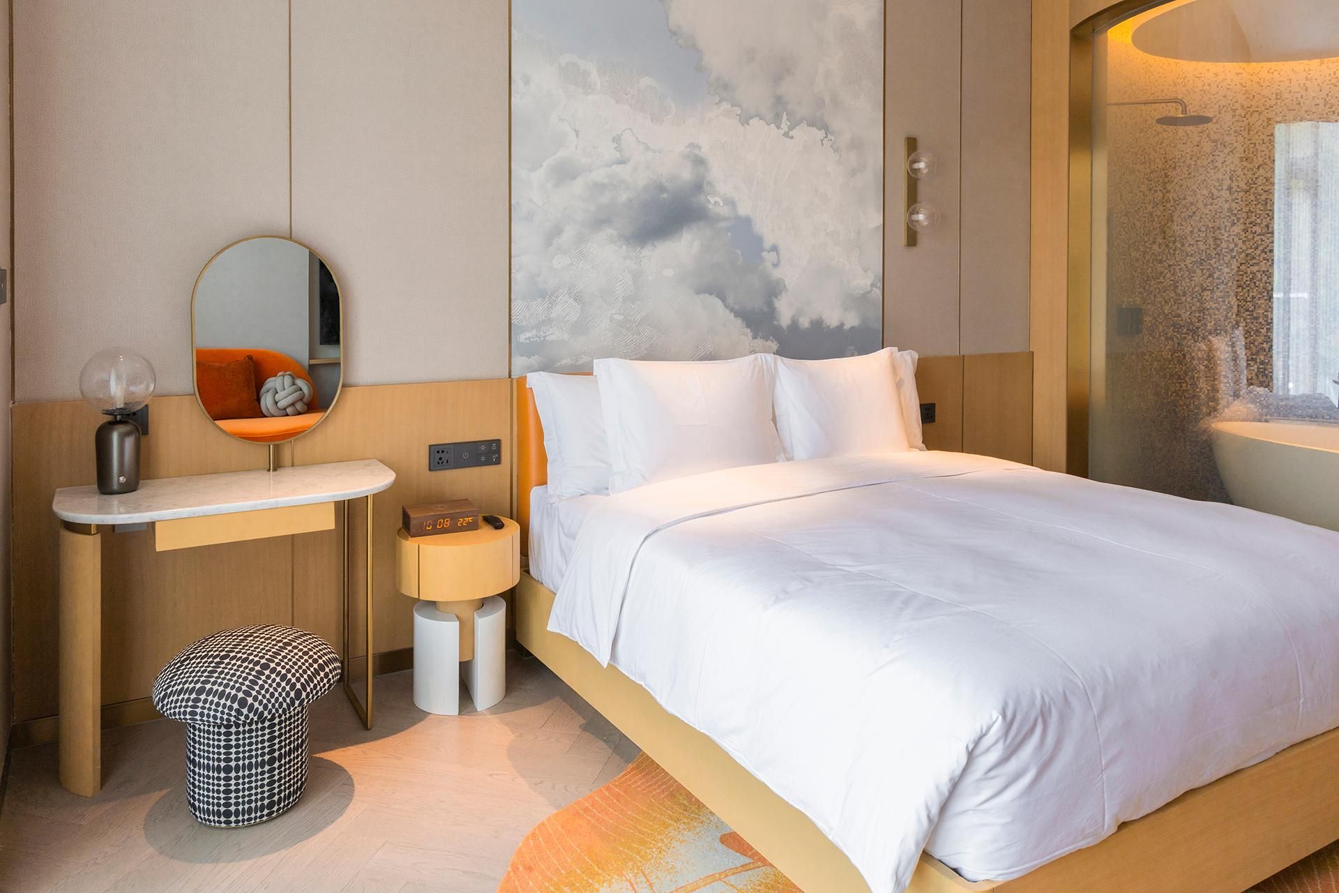 1 King Standard Balcony