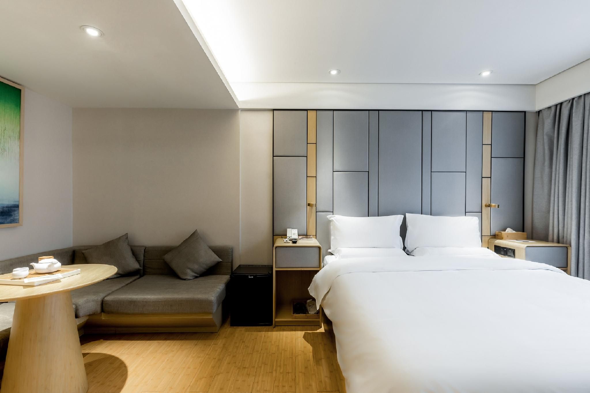 Business Queen Bed Room