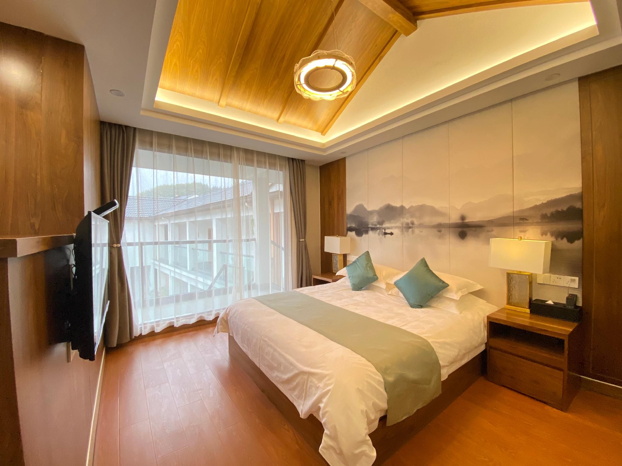 KING ROOM WITH WINDOW