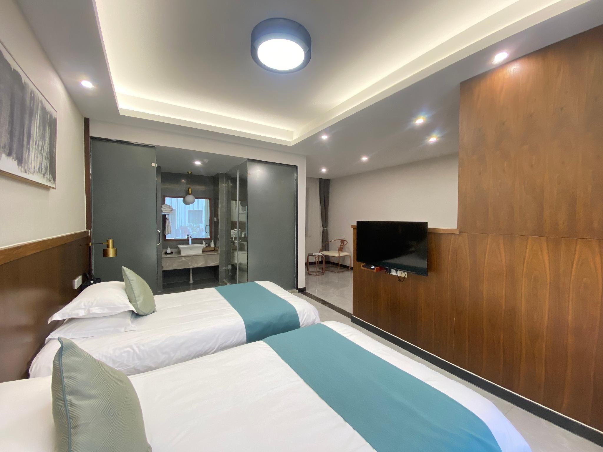 Courtyard King, Pet Friendly