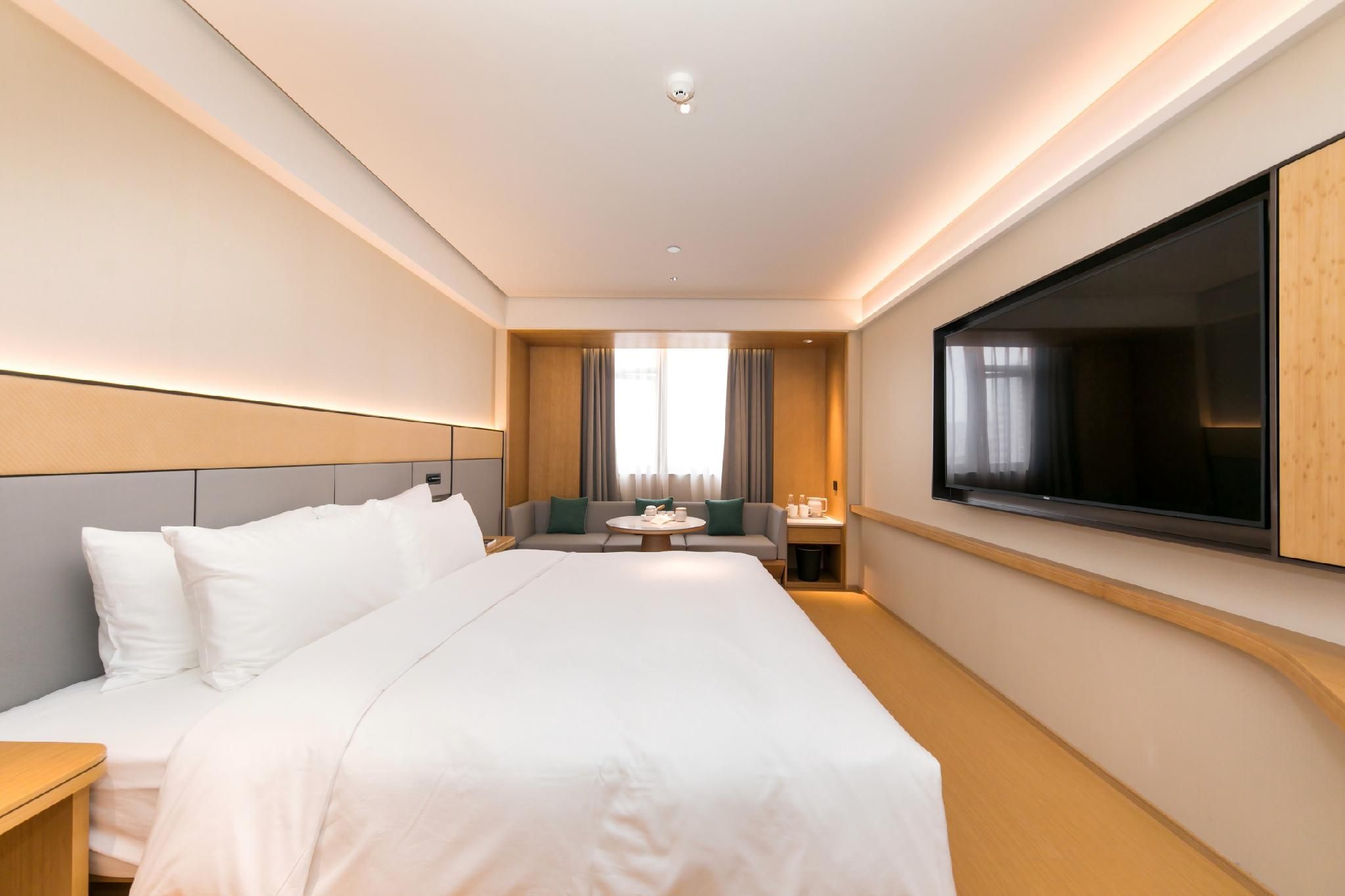 Business Queen Bed Room