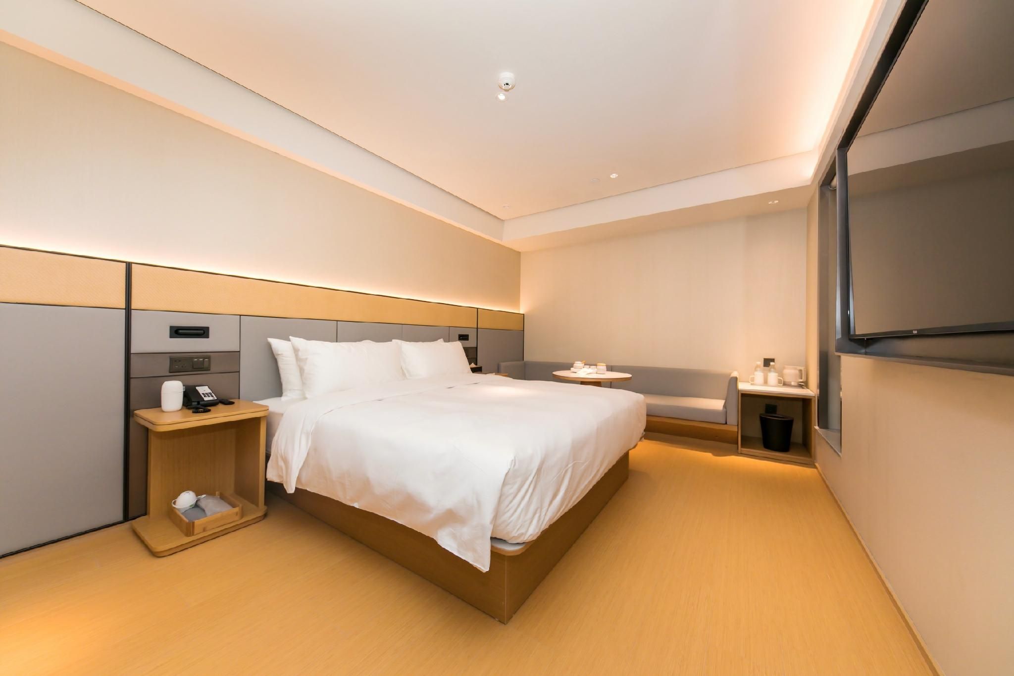 Queen Room A