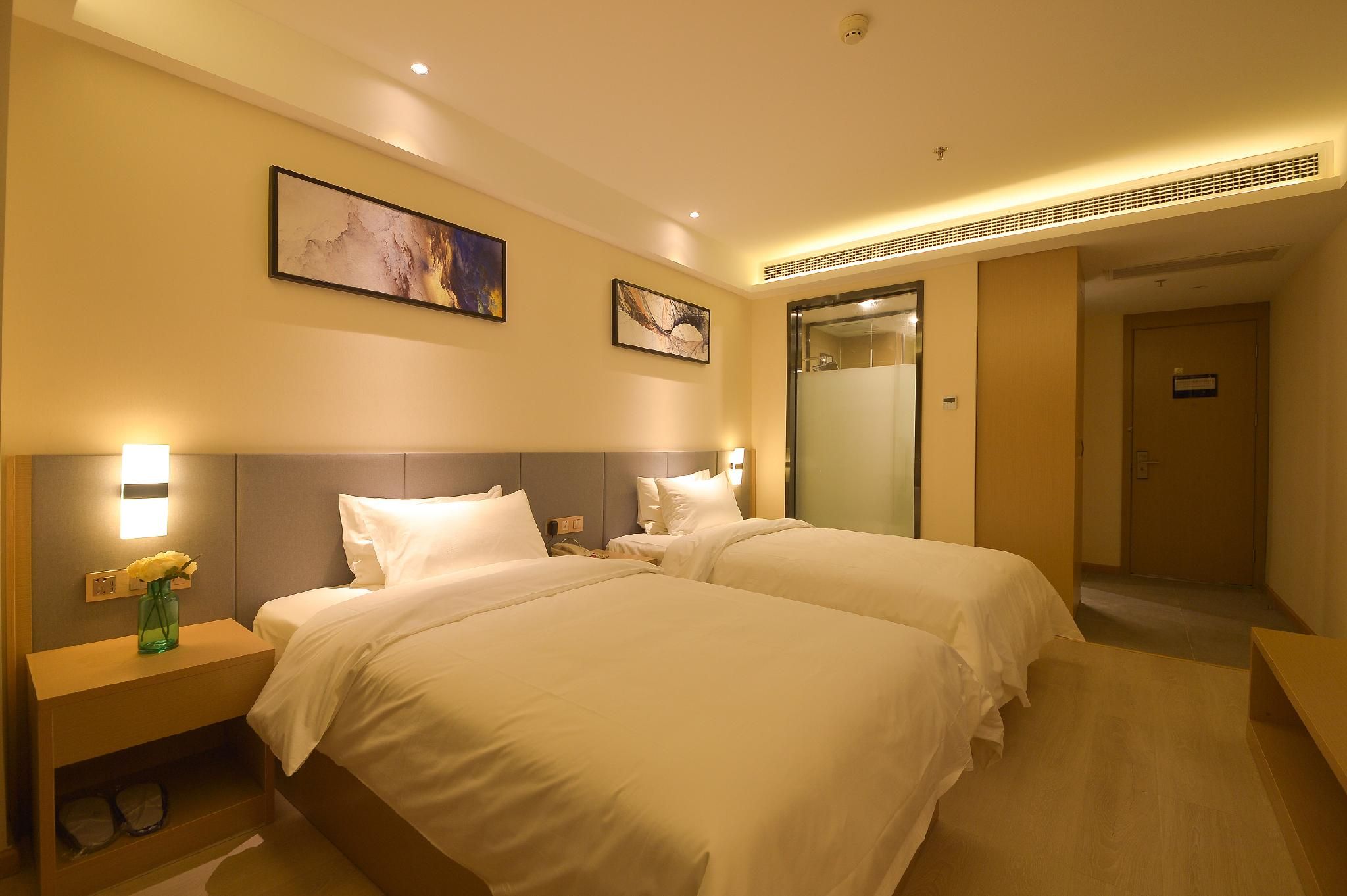 Huazhu - Superior BedRoom