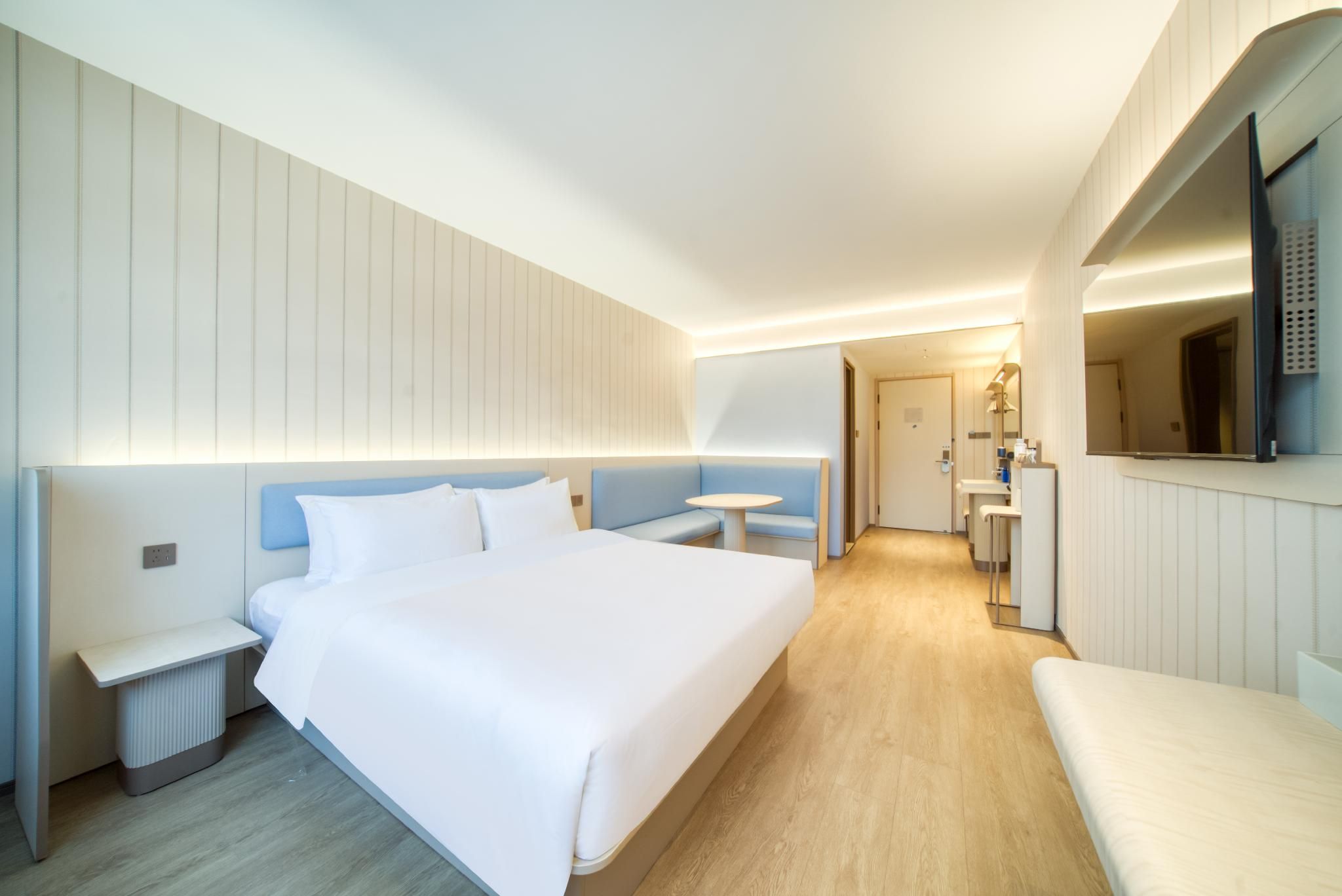 Business Queen Bed Room
