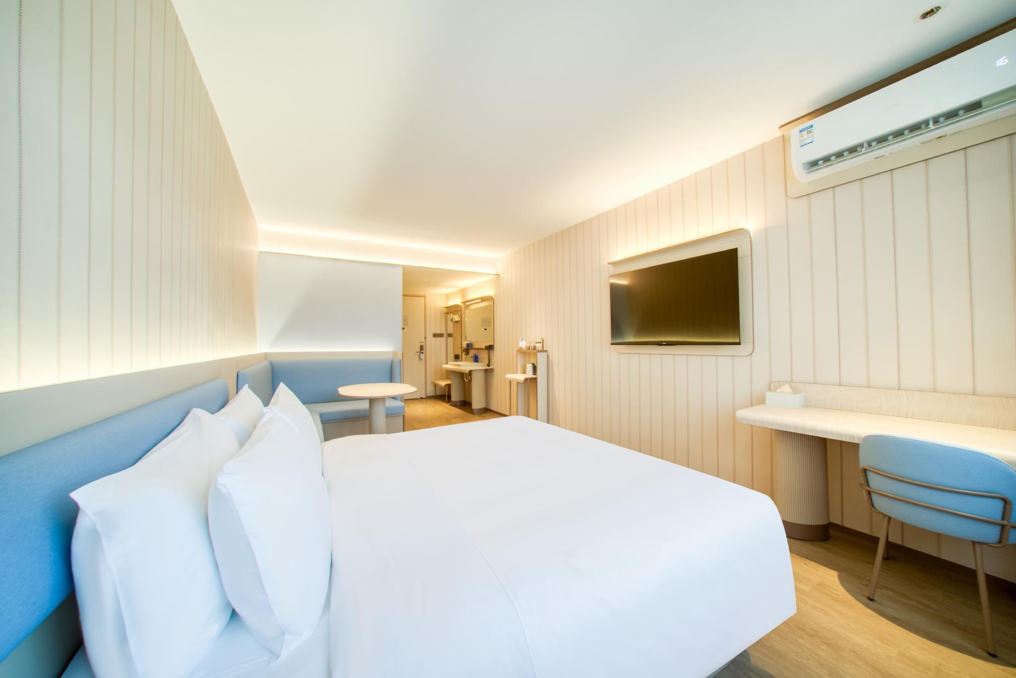 Business Queen Bed Room