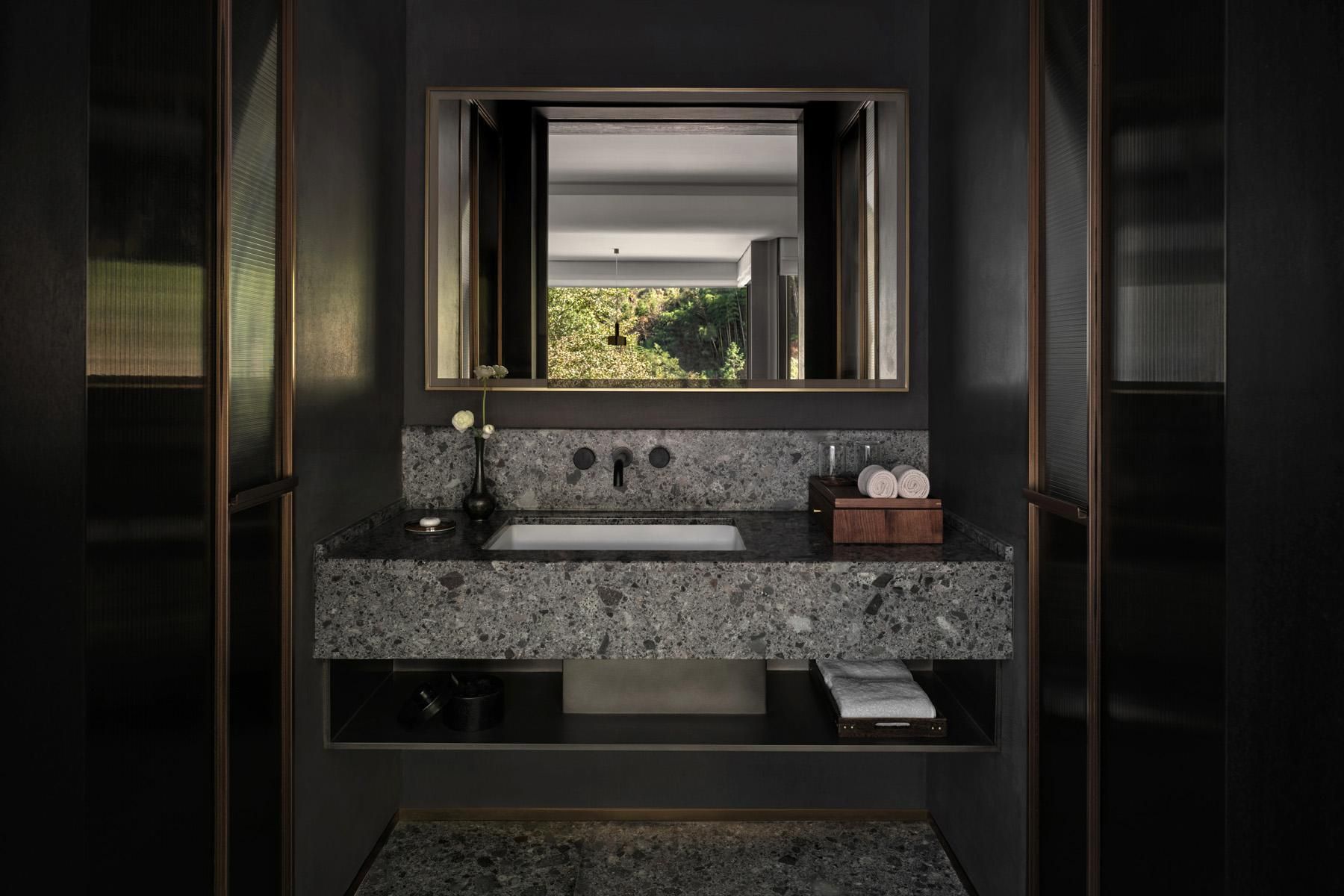 Queen Room with View