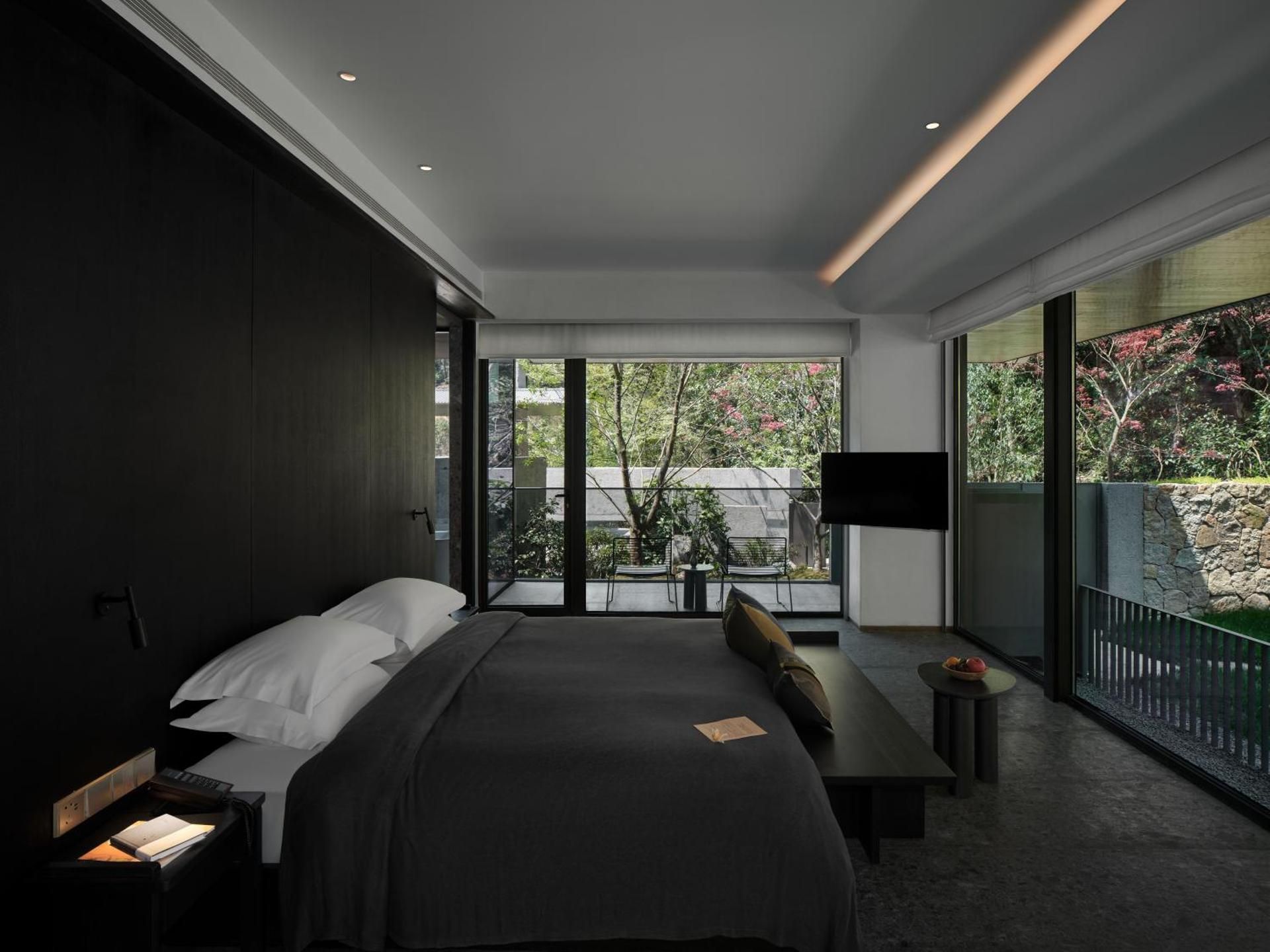 Suite with Courtyard View