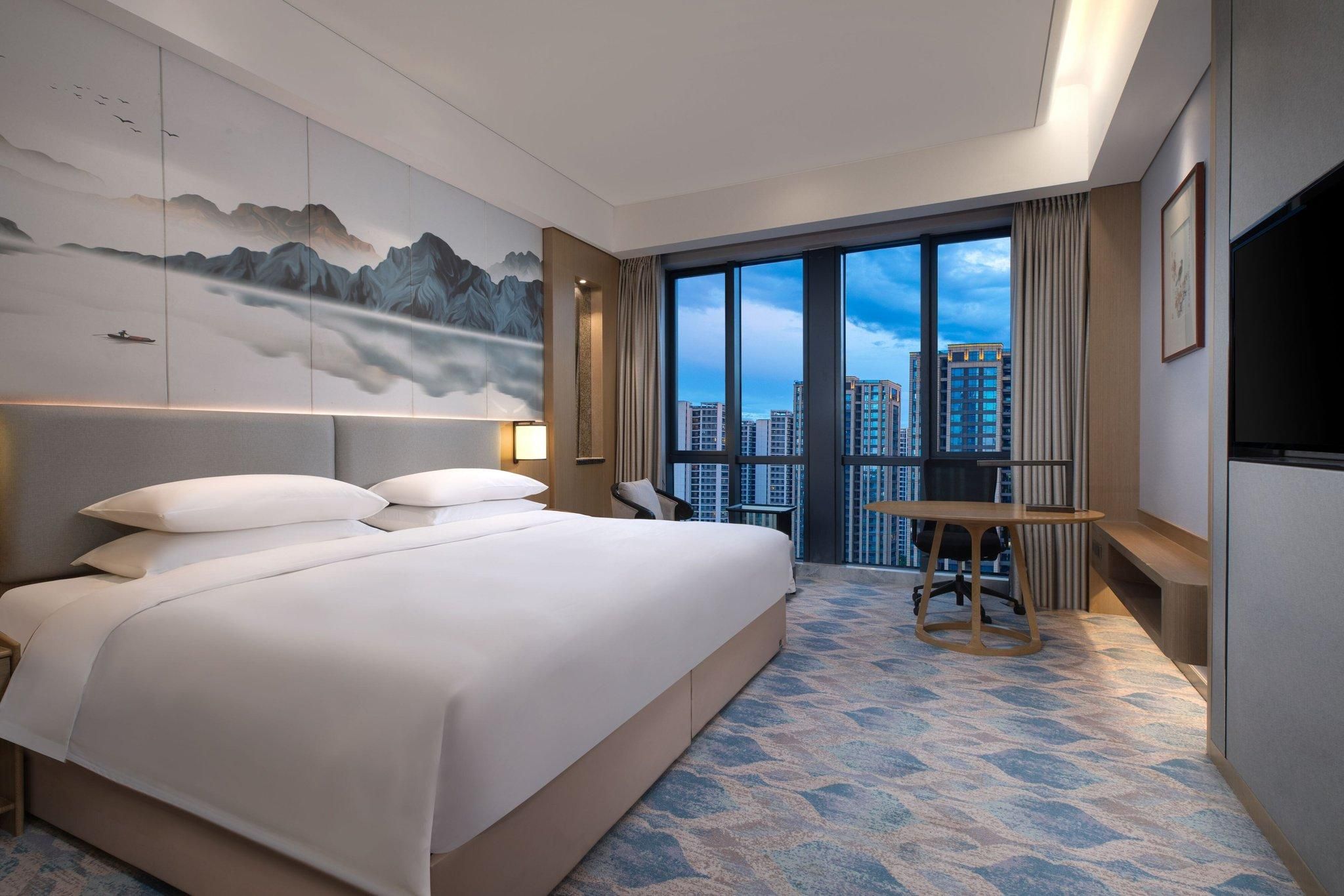 Premium, Guest room, 1 King, City view