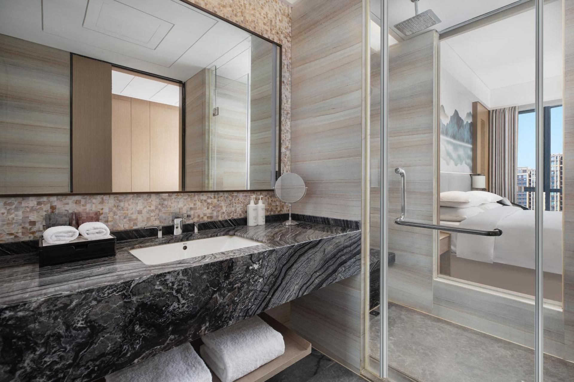 Executive Suite, 1 King, City view