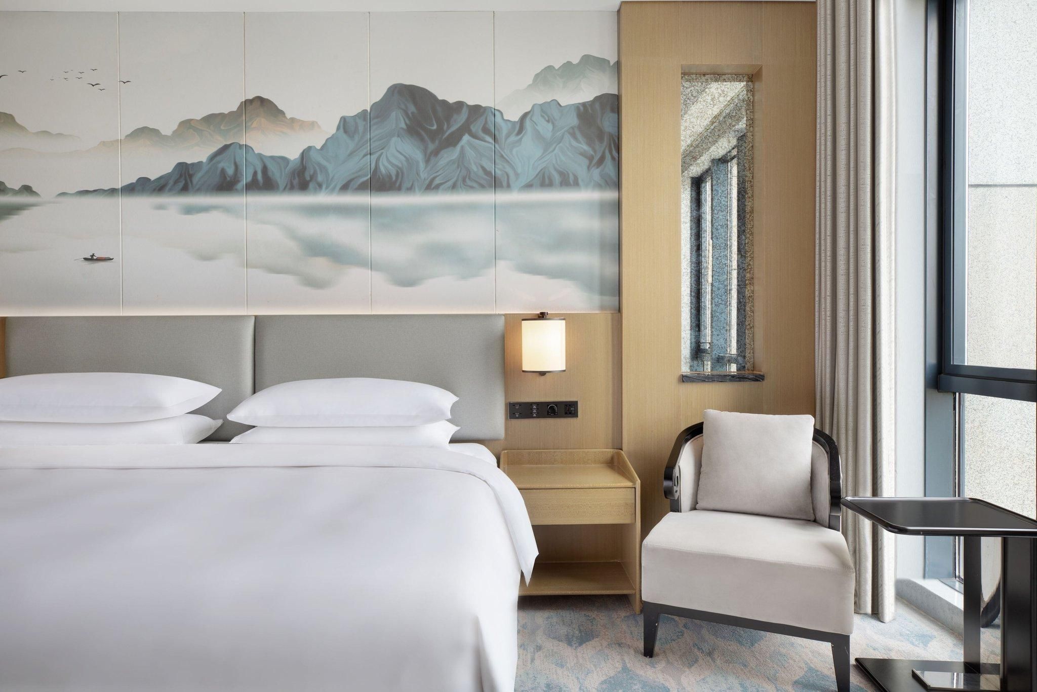 Superior, Guest room, 1 King, City view