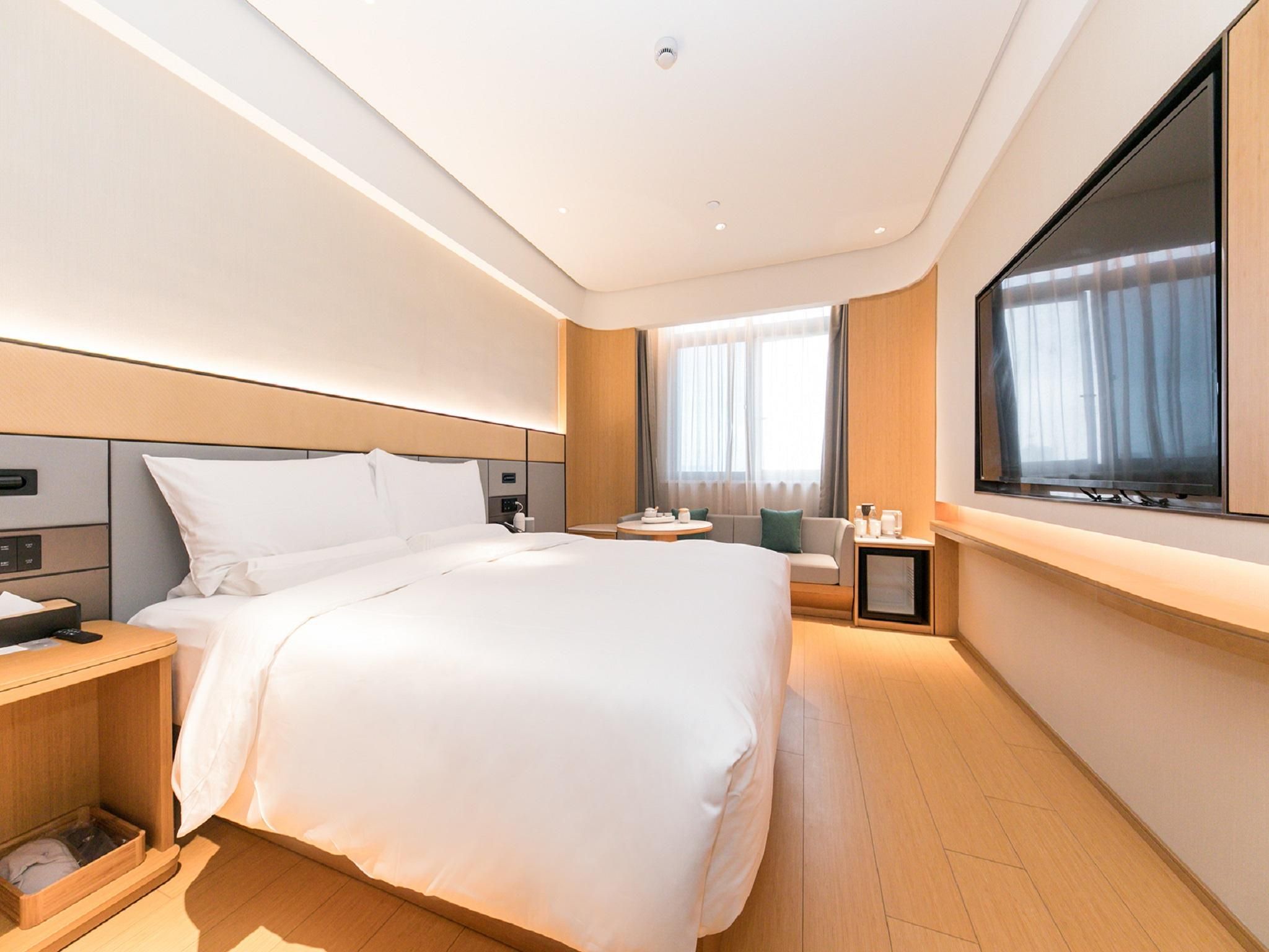 Business Queen Bed Room