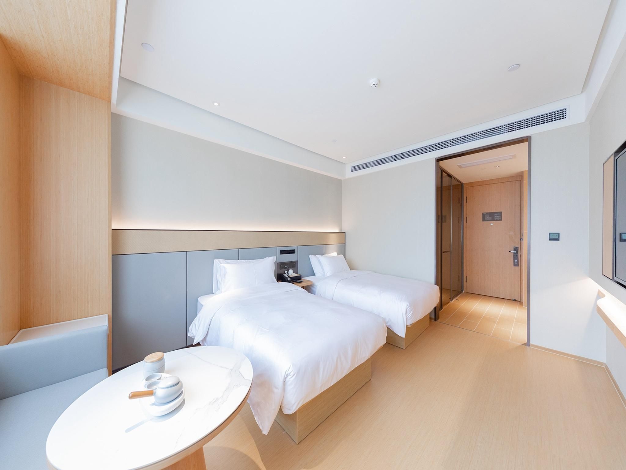 Twin Business Room
