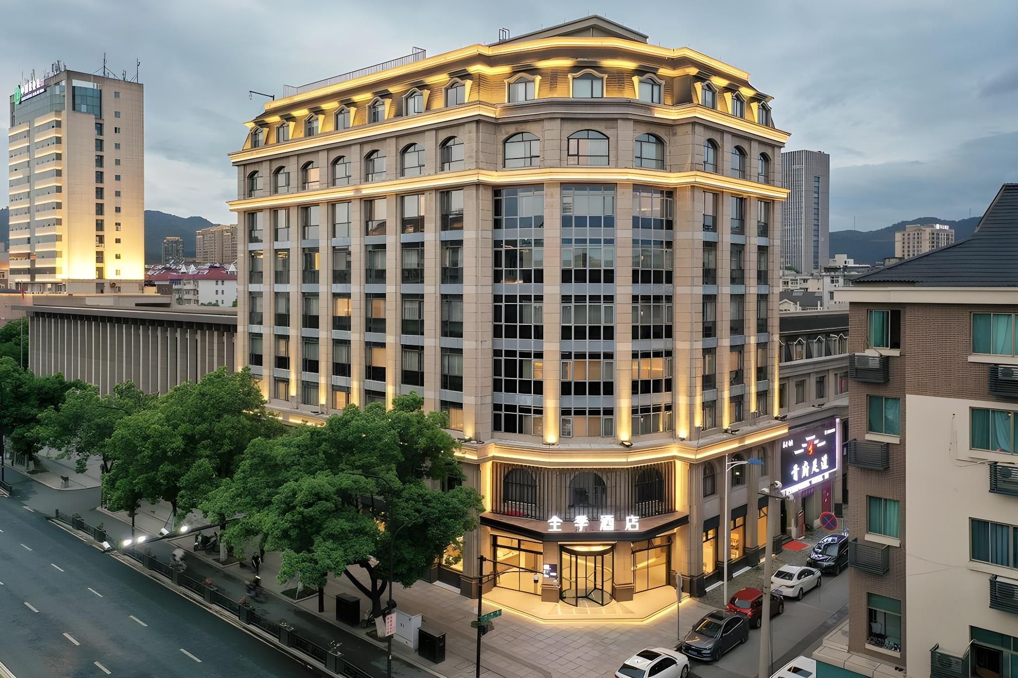 Ji Hotel Hangzhou Lin'An People'S Square