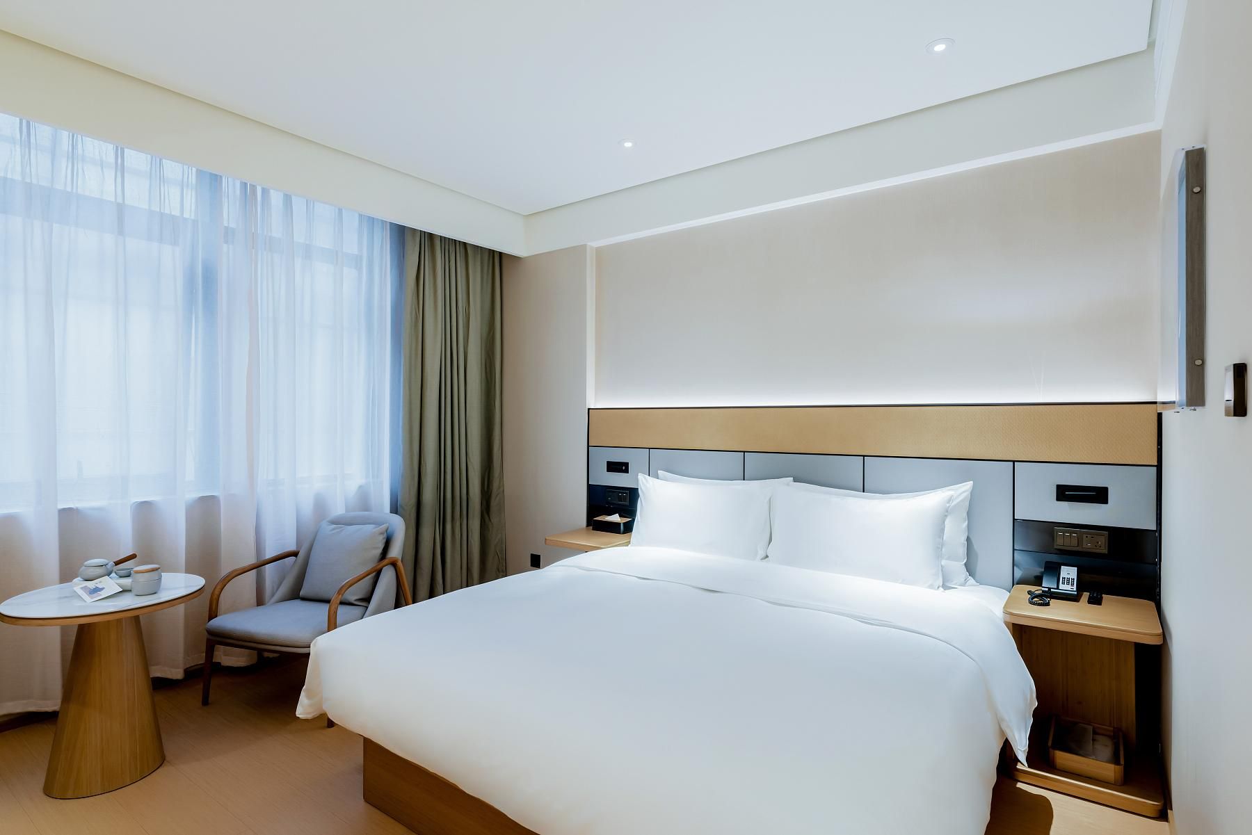 Business Queen Bed Room