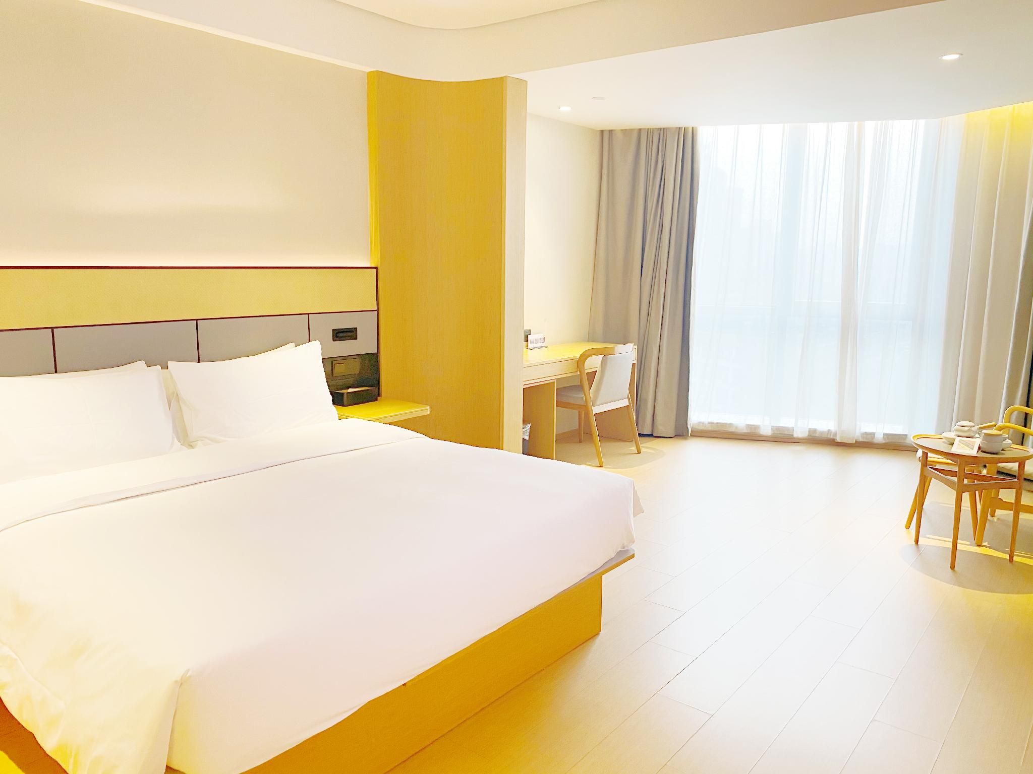 Huazhu - Deluxe Bed Room