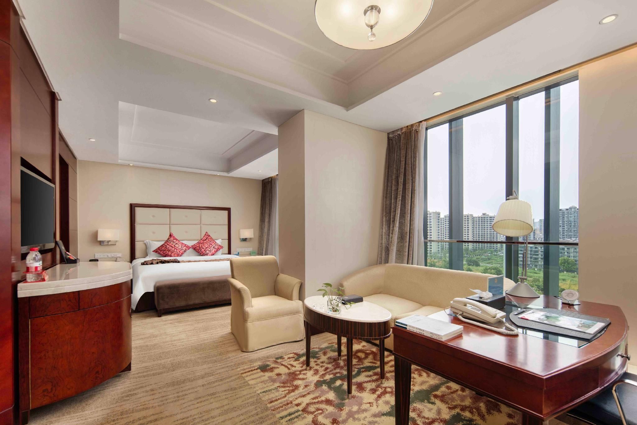 Deluxe King Bed