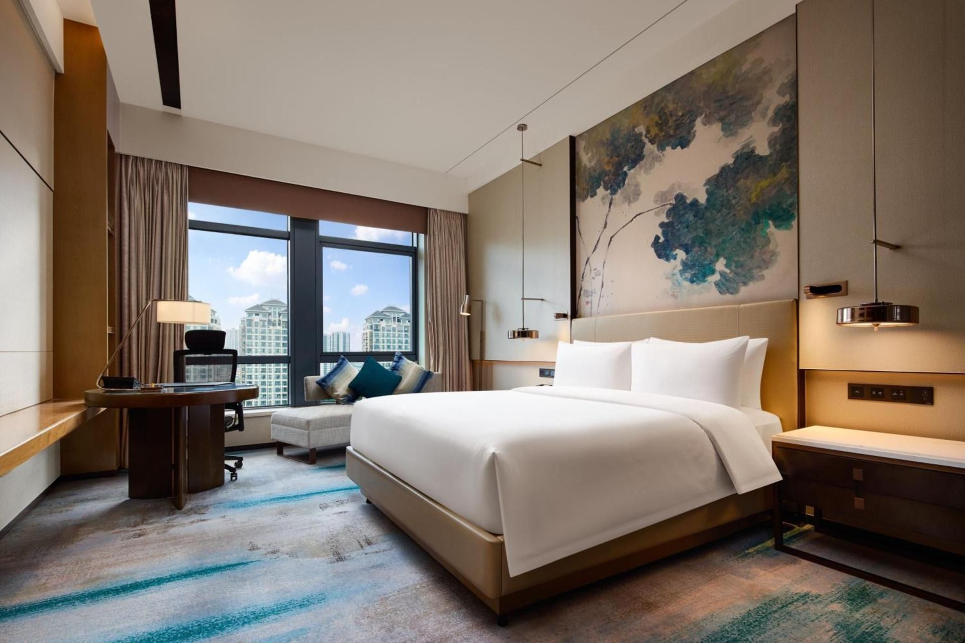 Queen Room with City View