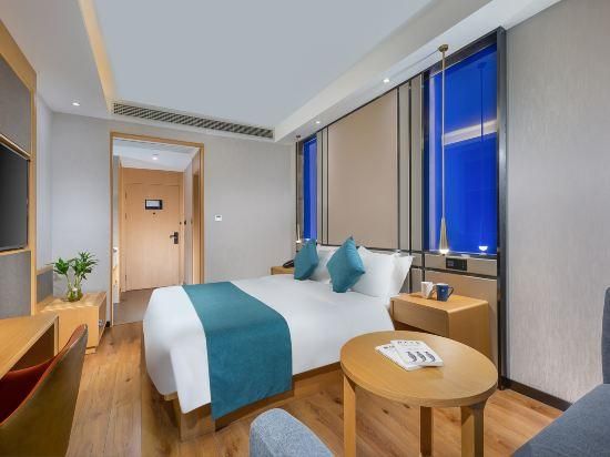 Huazhu - Room With Bed