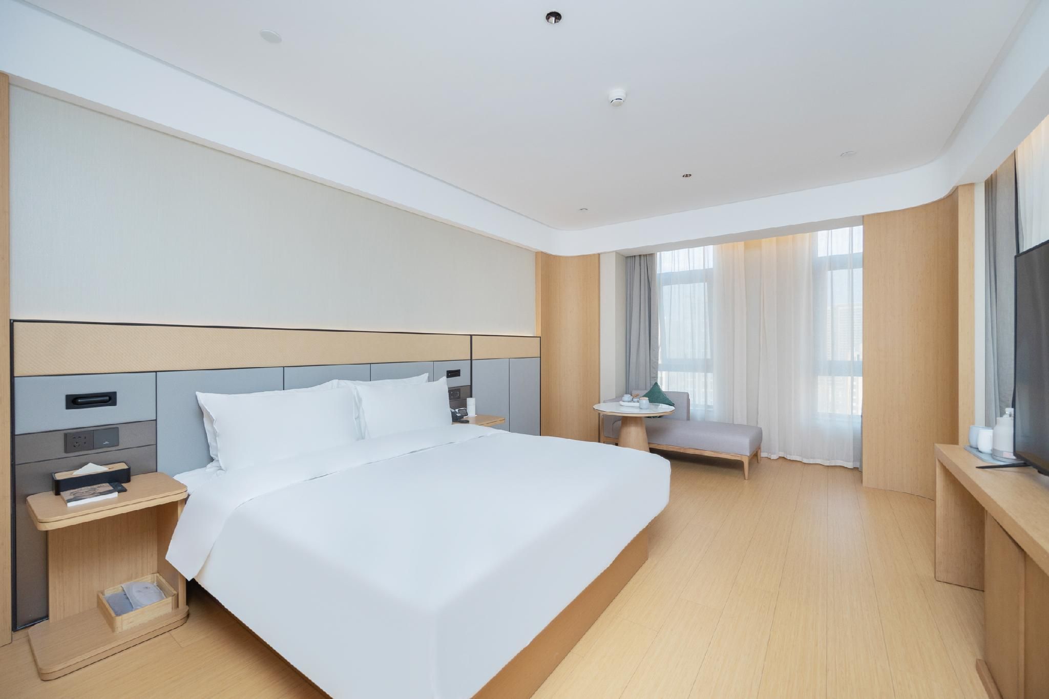 Superior Queen Room with View