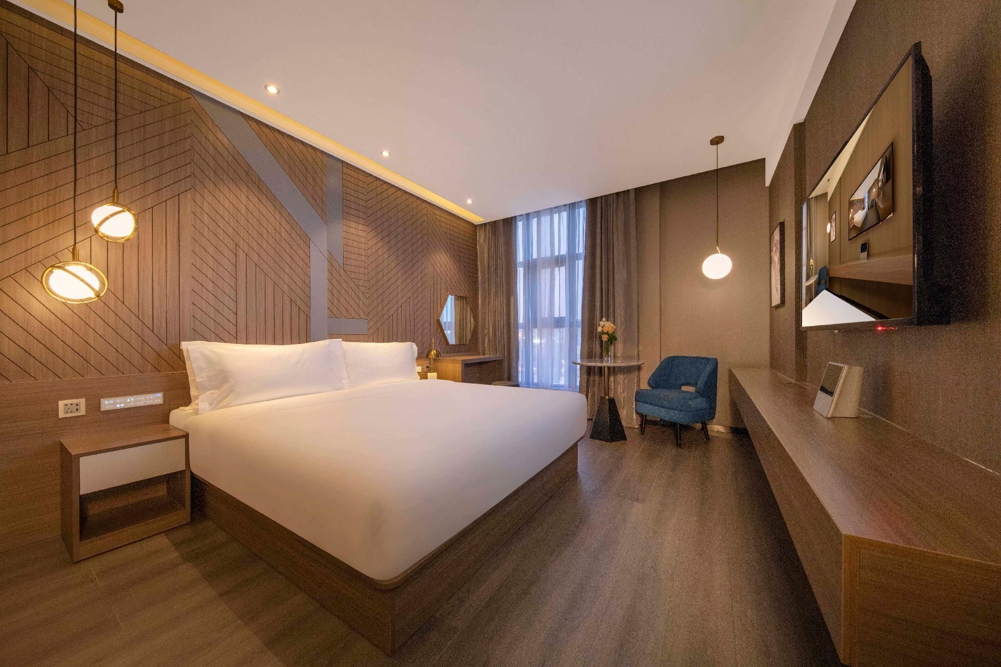 Business Queen Bed Room
