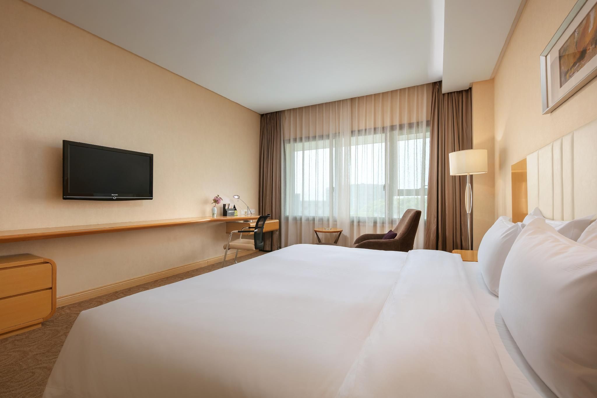 Business King Room