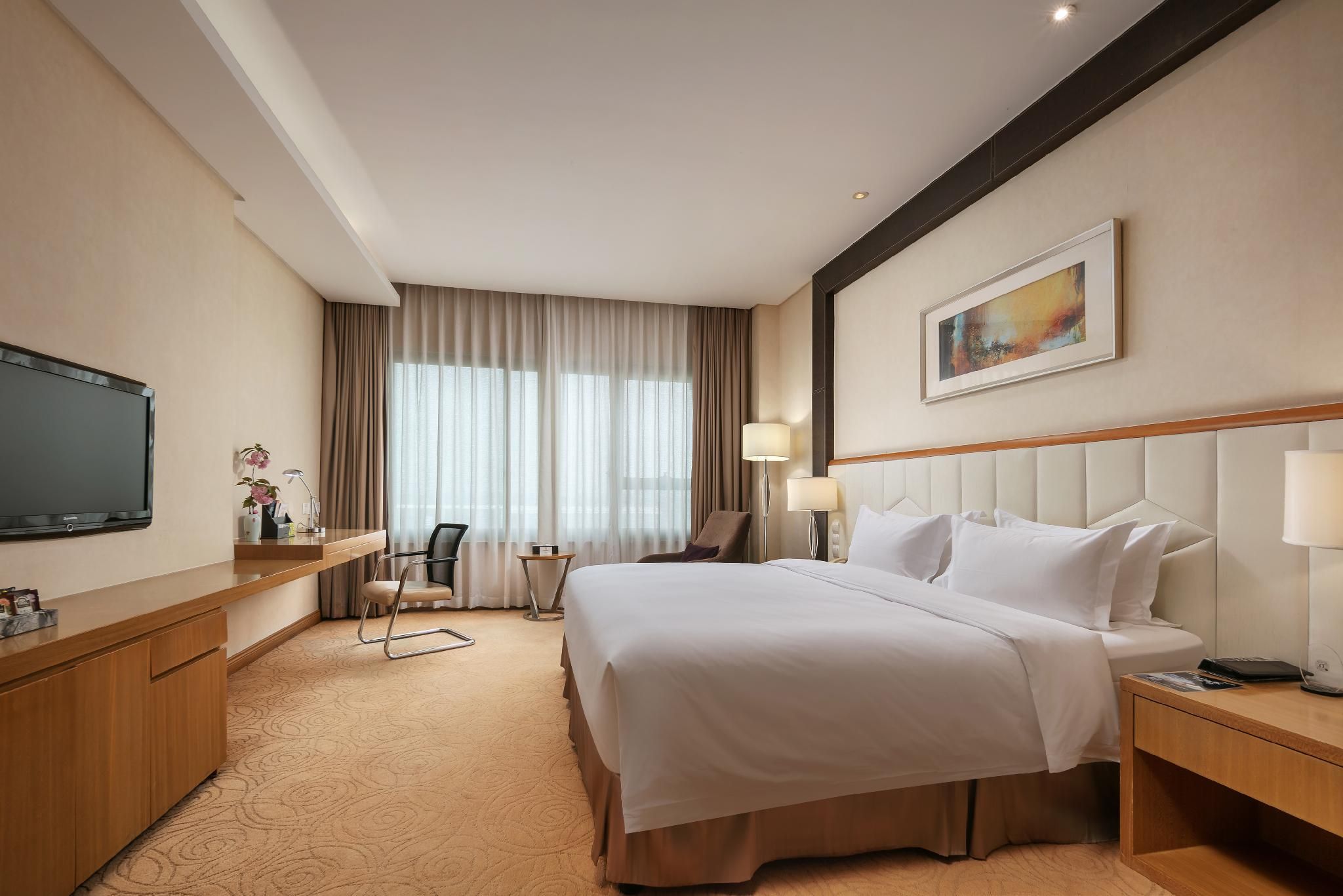 Executive King Bed