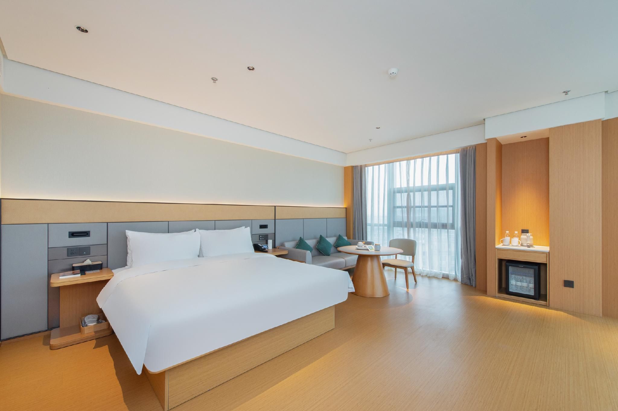 Superior Queen Room with View