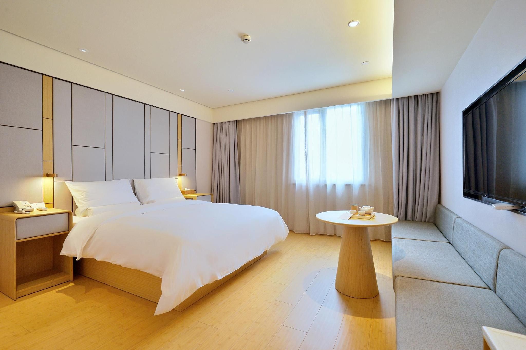 Business Queen Bed Room