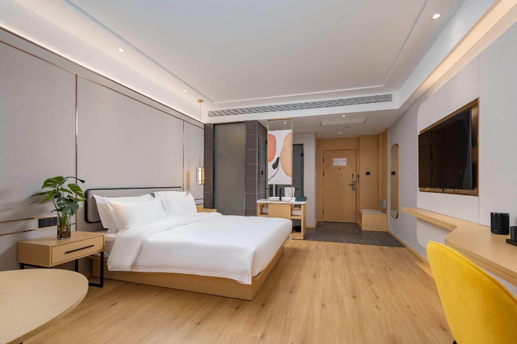 GTR - Guest Room with One 1.8M Bed