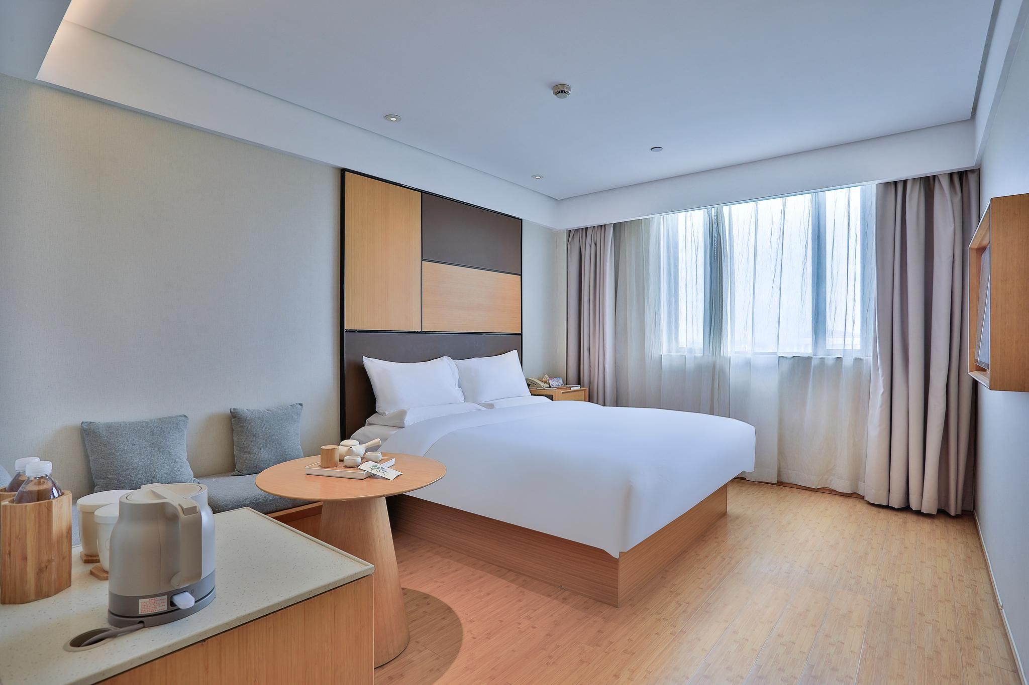 Business Queen Bed Room