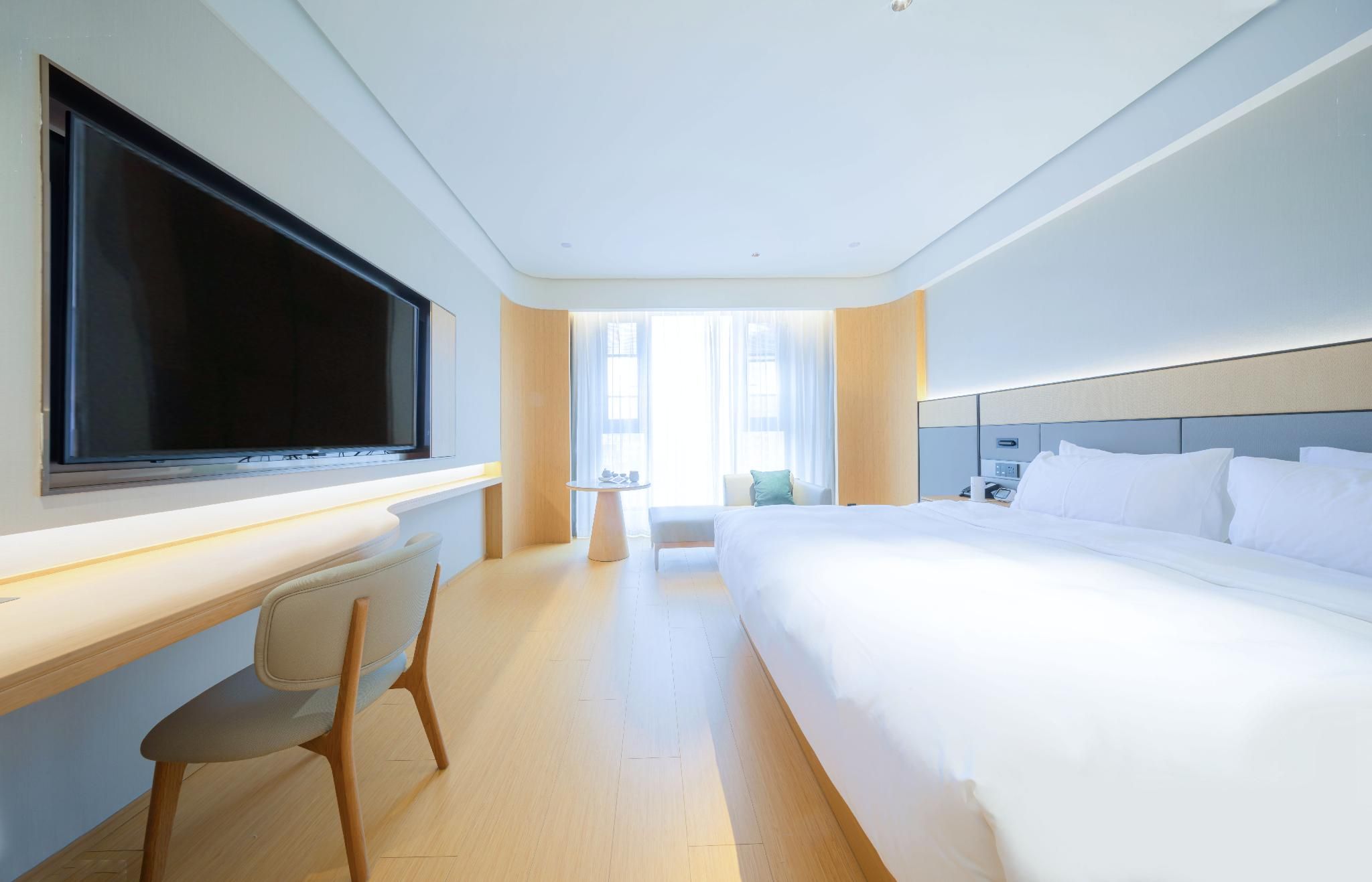 Queen Superior Room