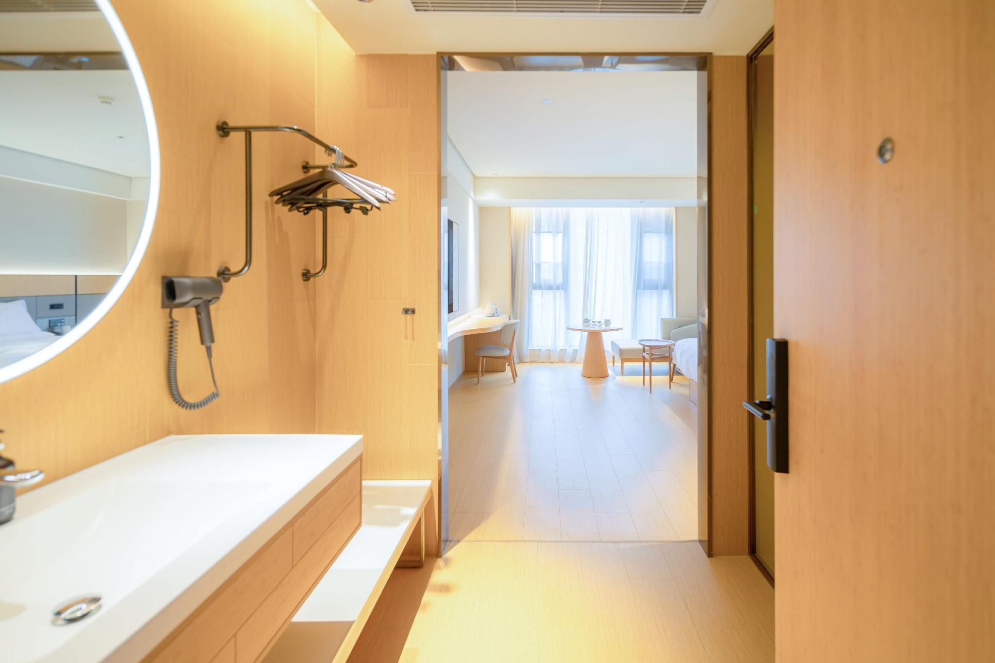 Queen Superior Room