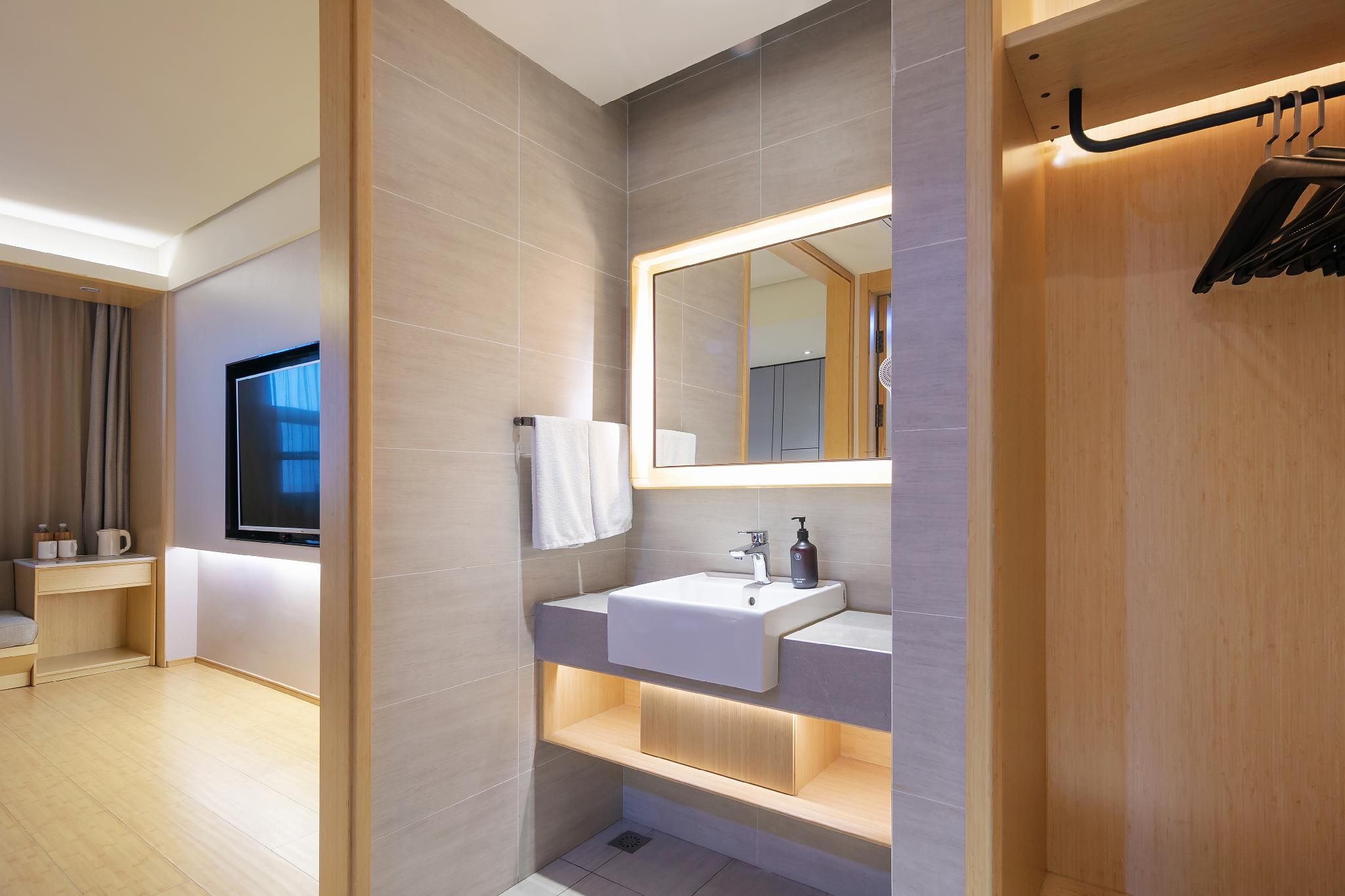 Business Queen Bed Room