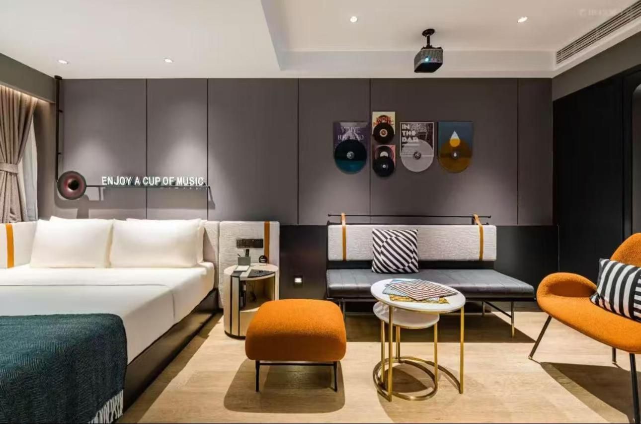 Theme Double Room - Vinyl Classic