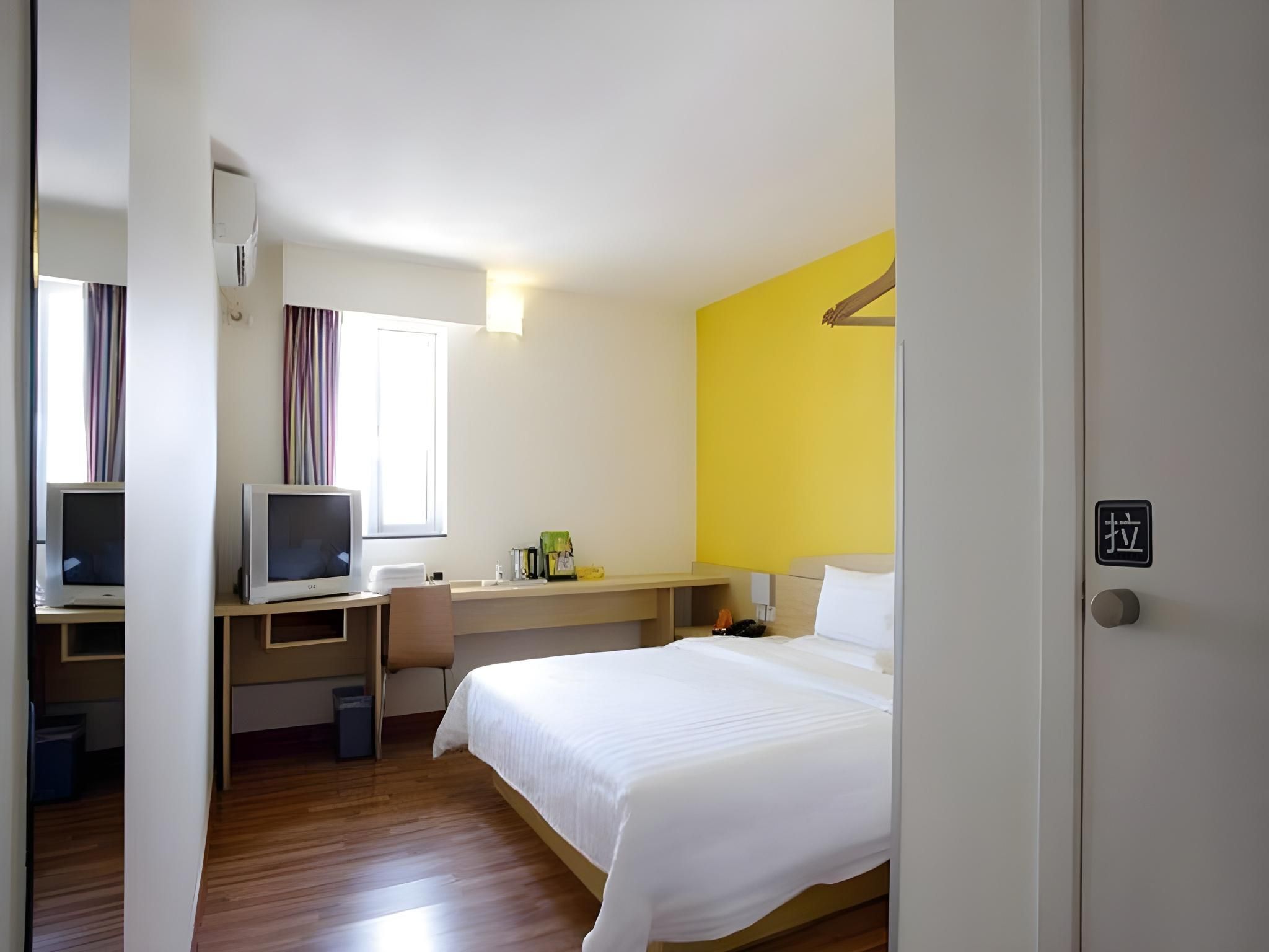 Corporate Twin, Guest room, 2 Twin/Single Bed(s), City view