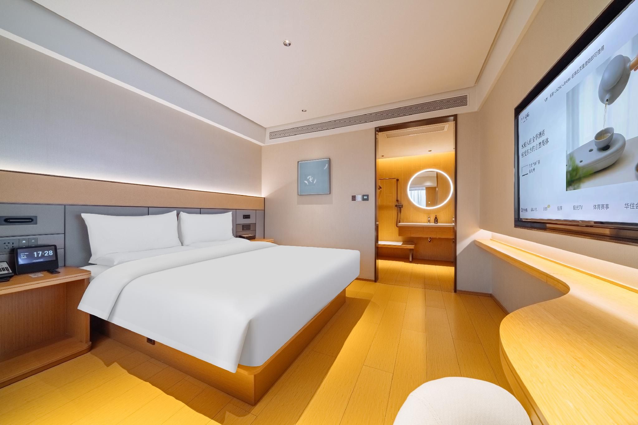 Business Queen Bed Room