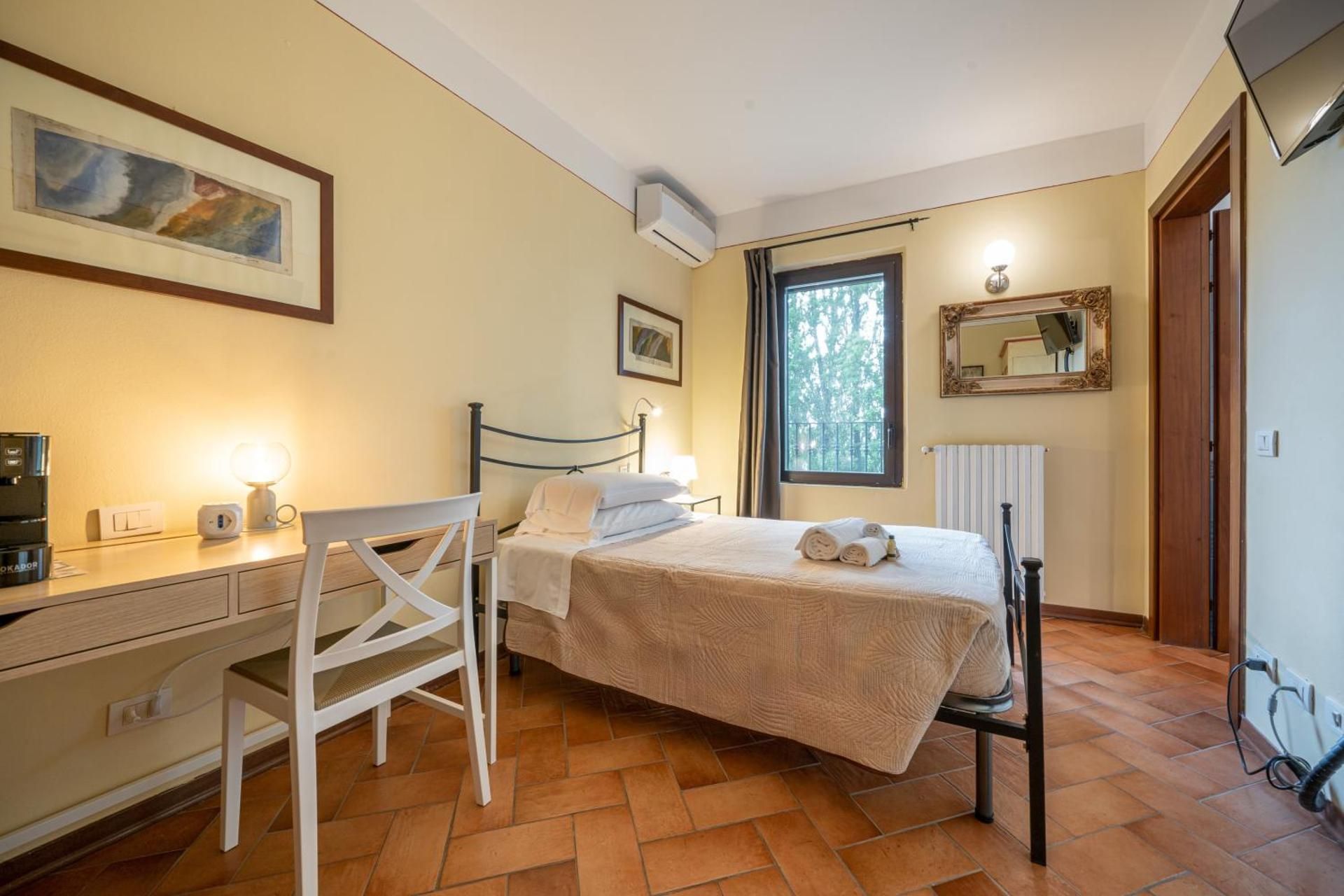 Casello A1, Modena sud - Villa Aurora Charming Rooms