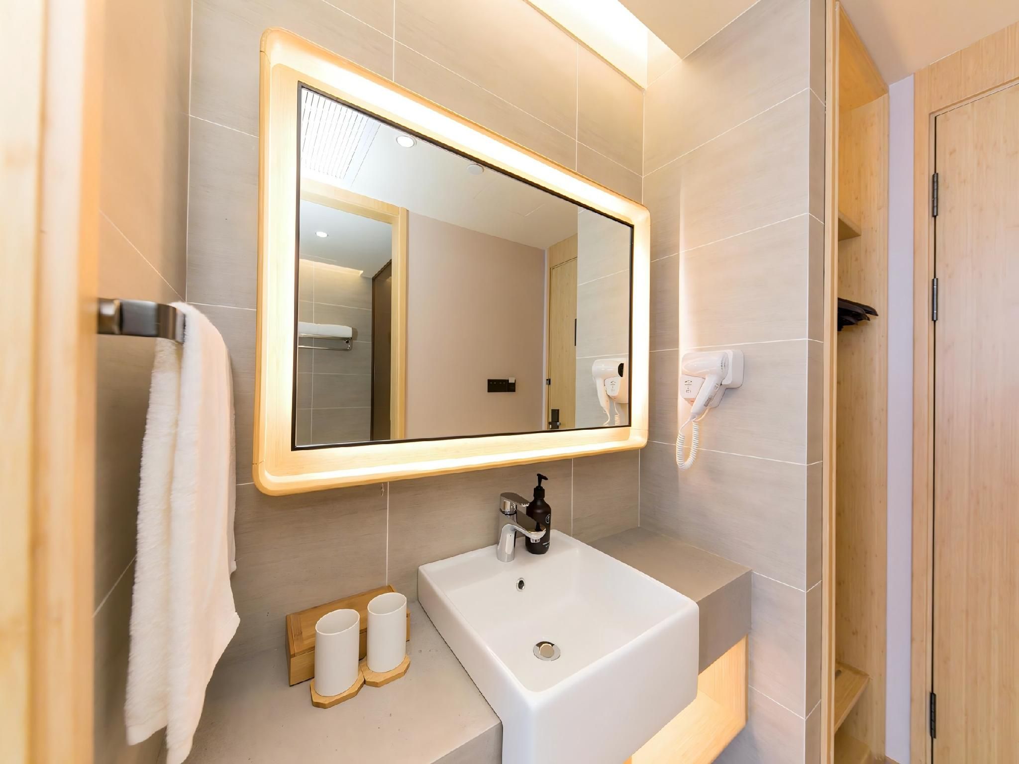 Business Queen Bed Room