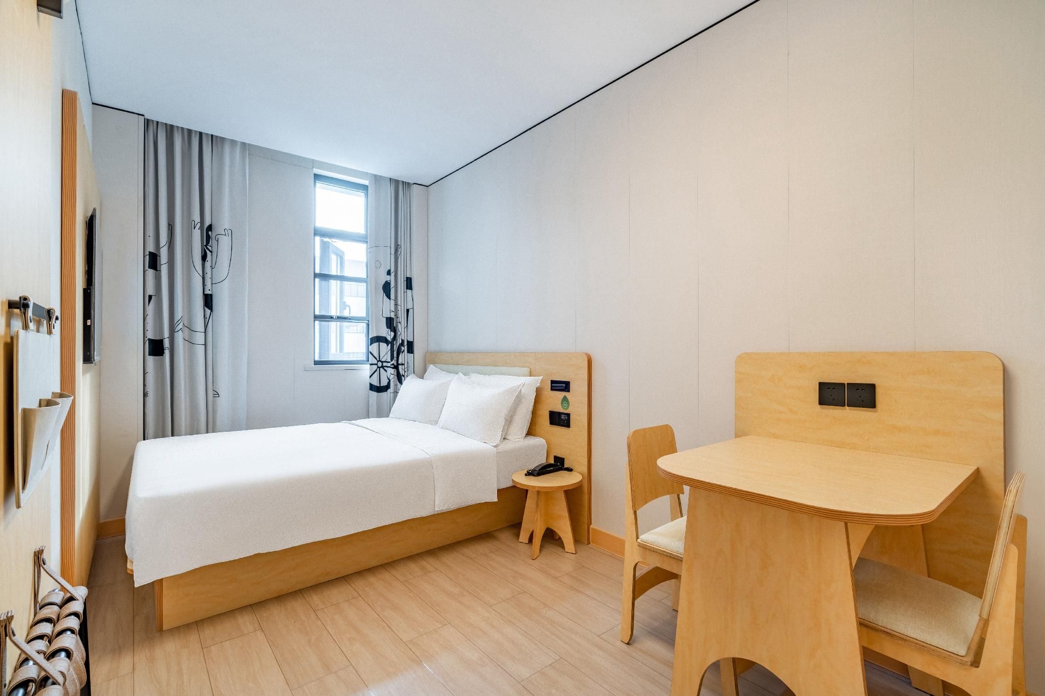 Huazhu - Superior BedRoom