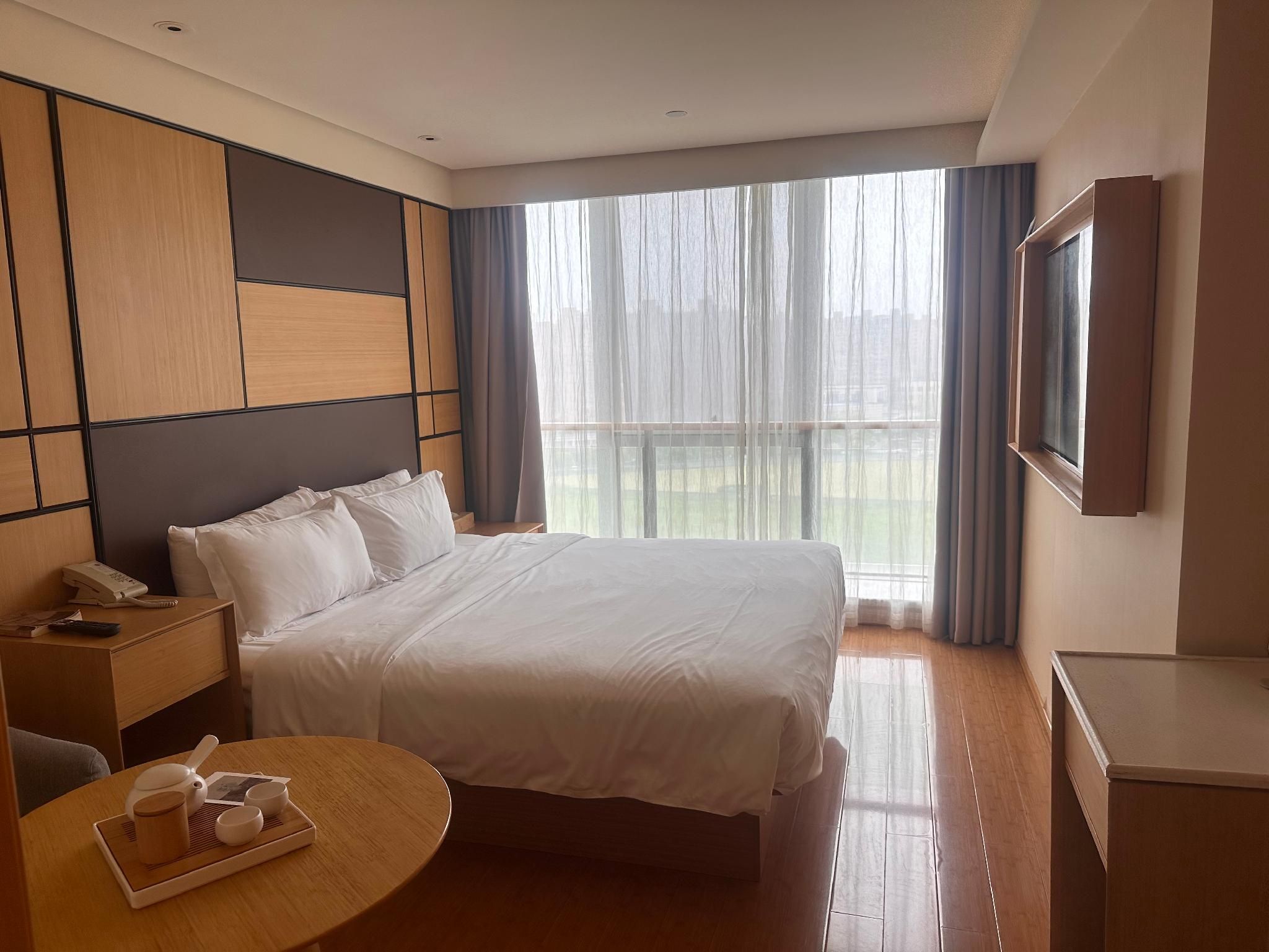 Business Queen Bed Room