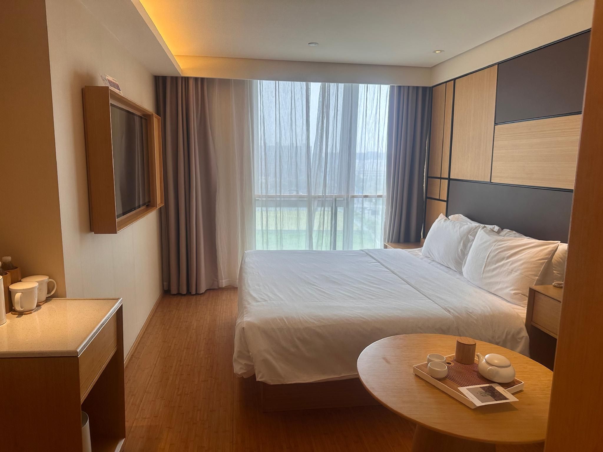 Business Queen Bed Room