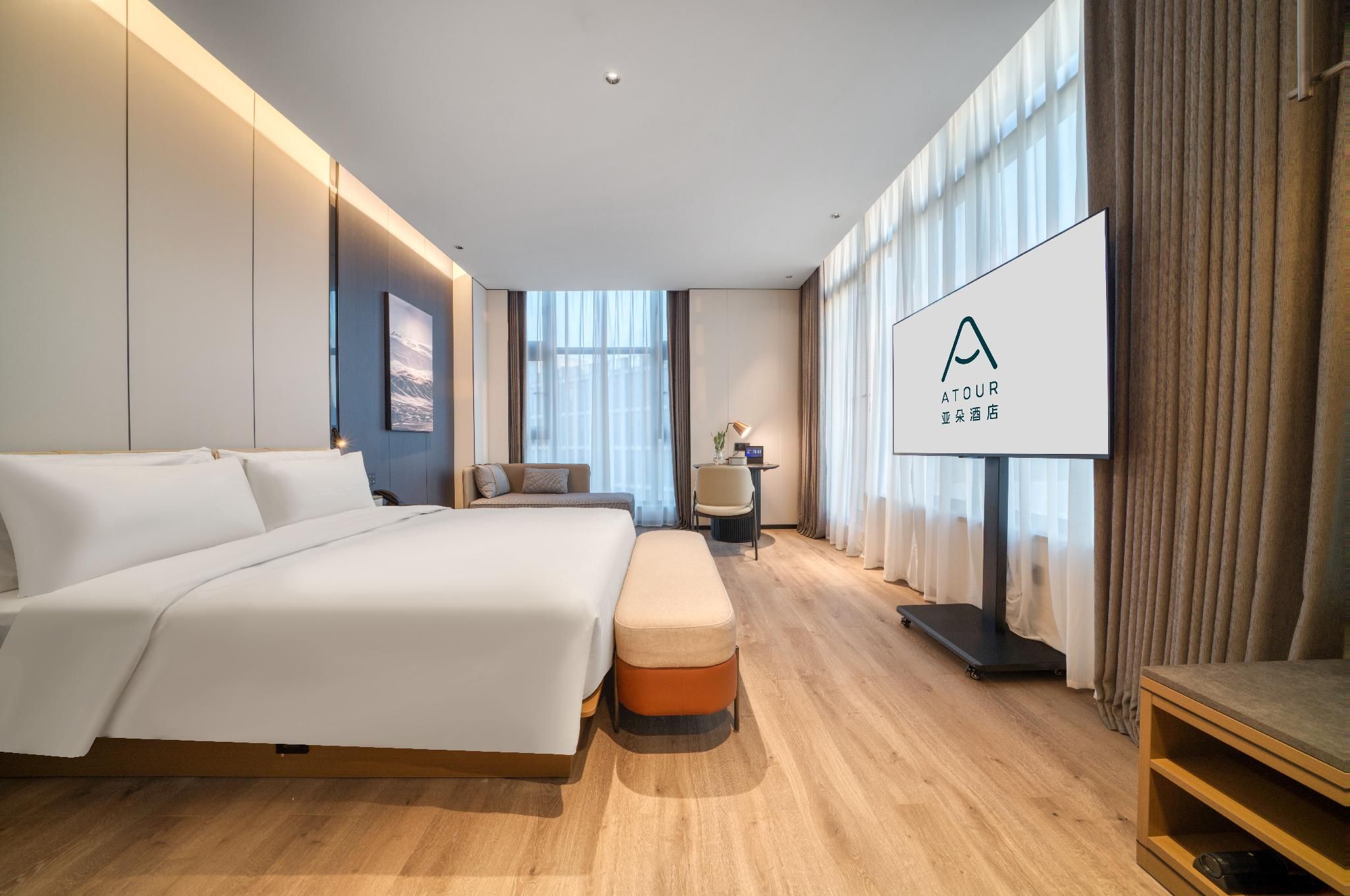 Grand King Room