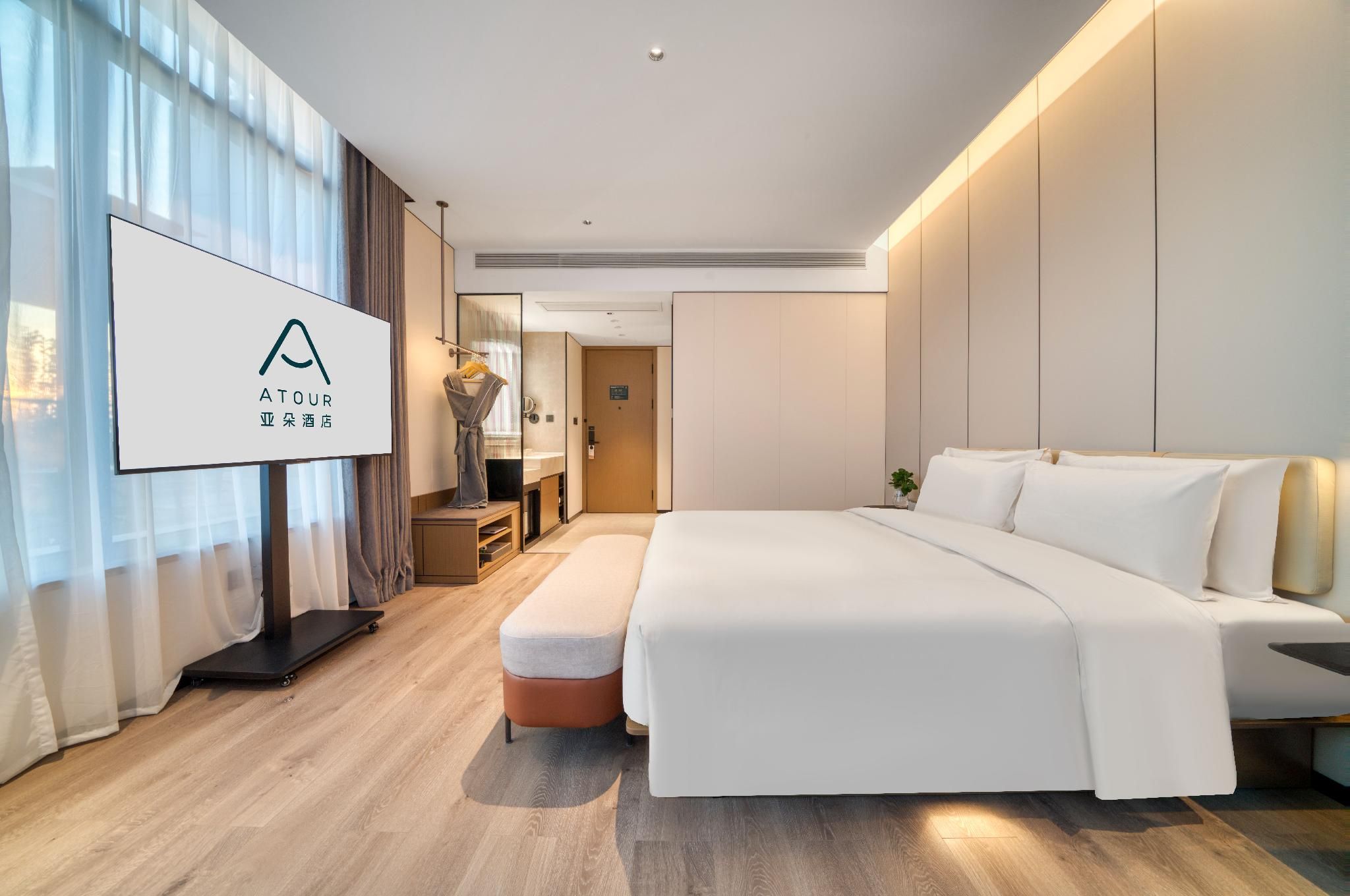 Grand King Room
