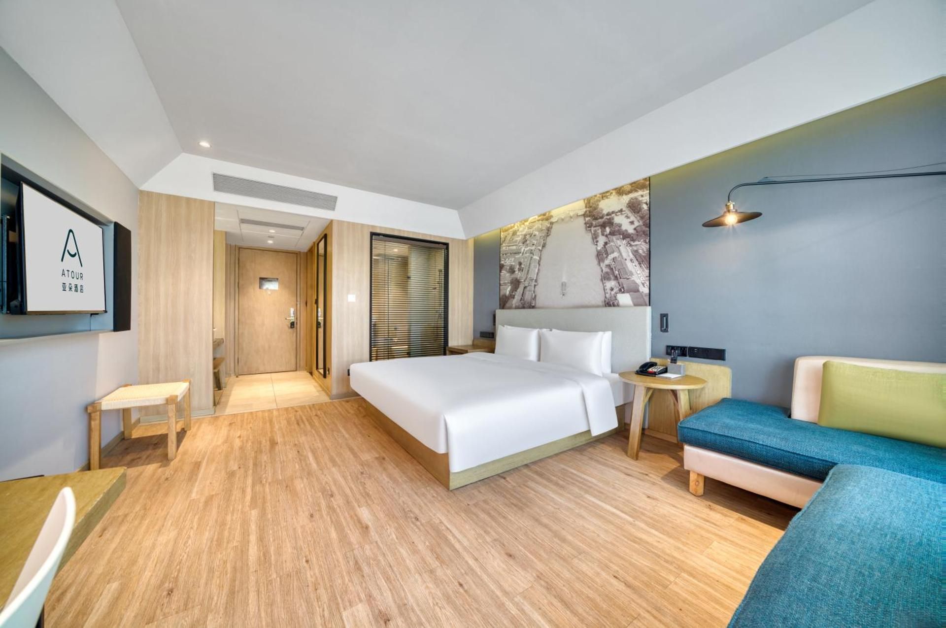 Deluxe King Room