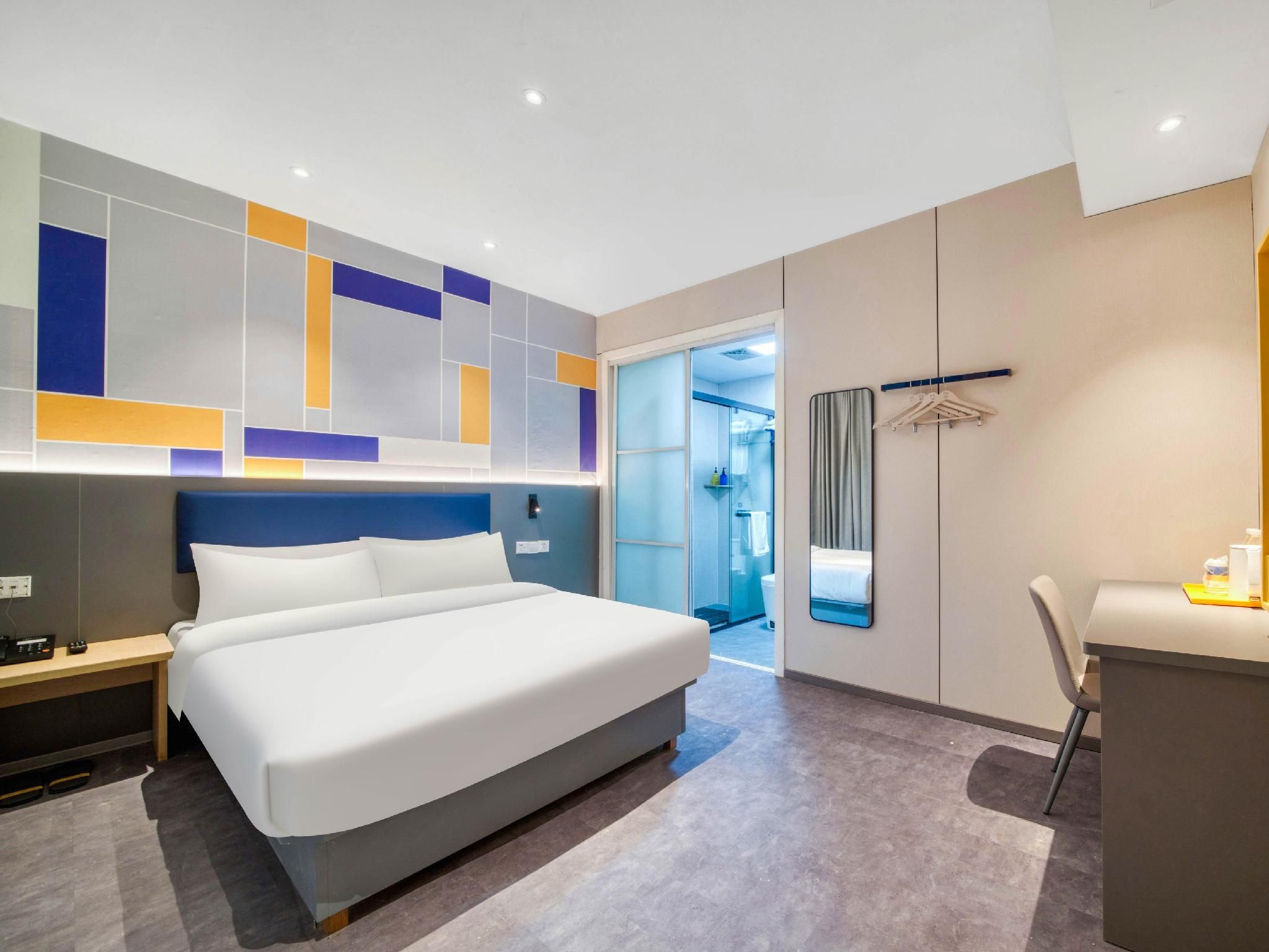 Economy Room