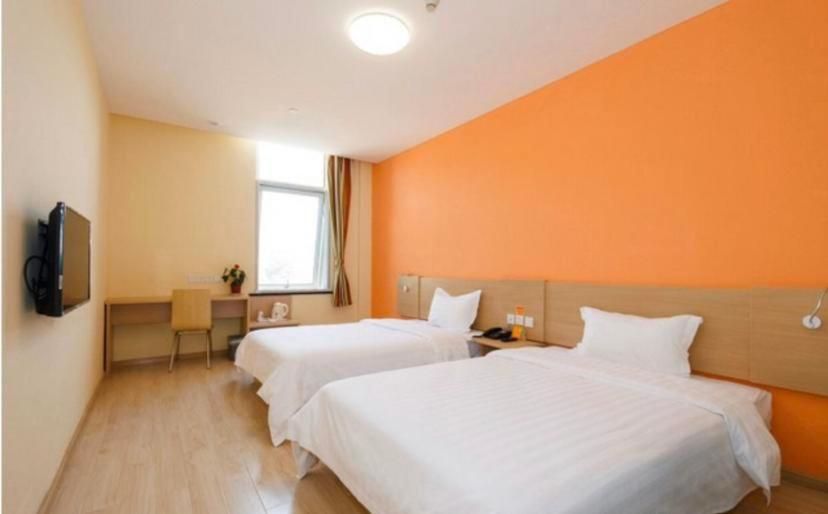 Comfortable Twin Room