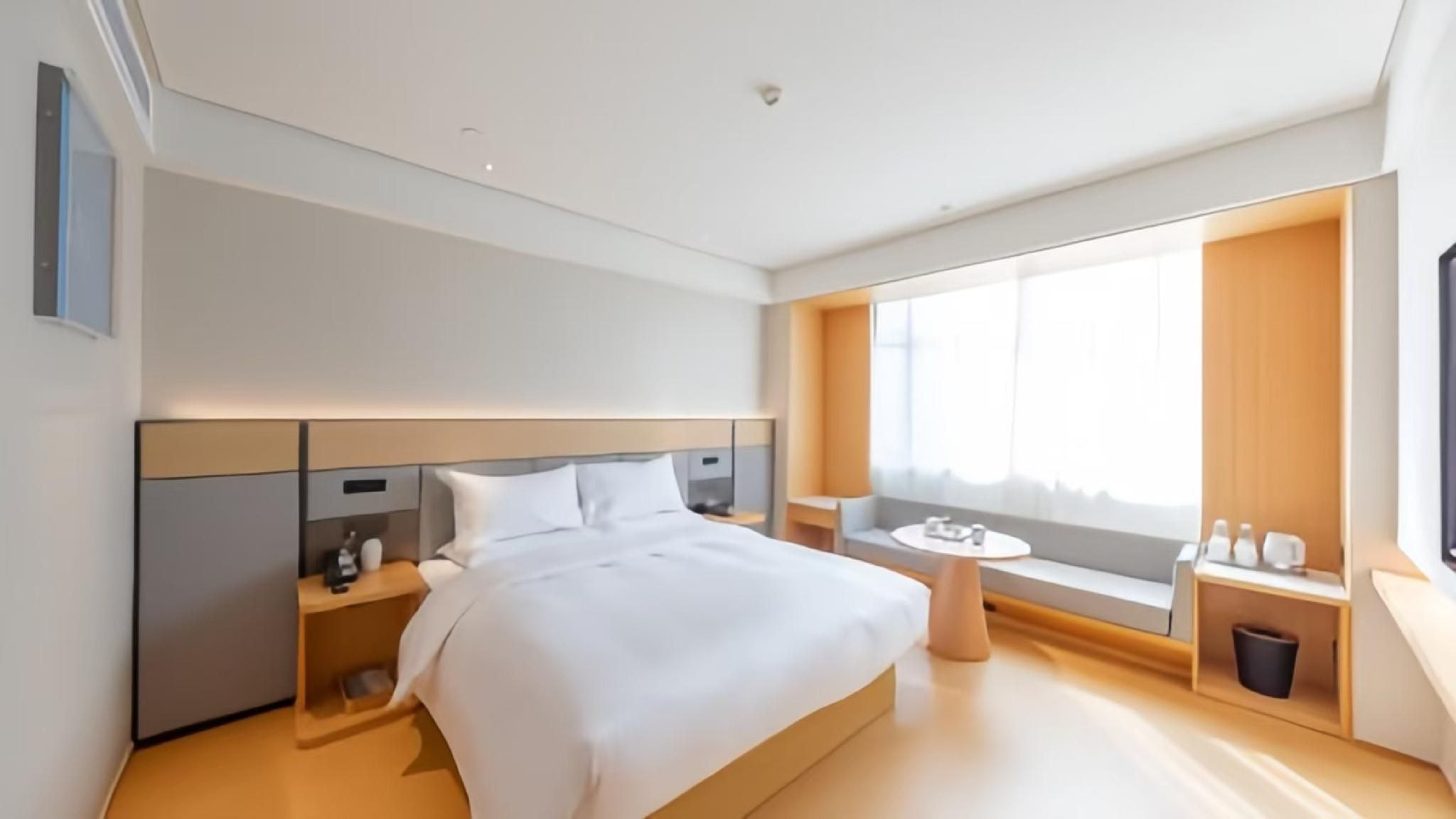 Business Queen Bed Room