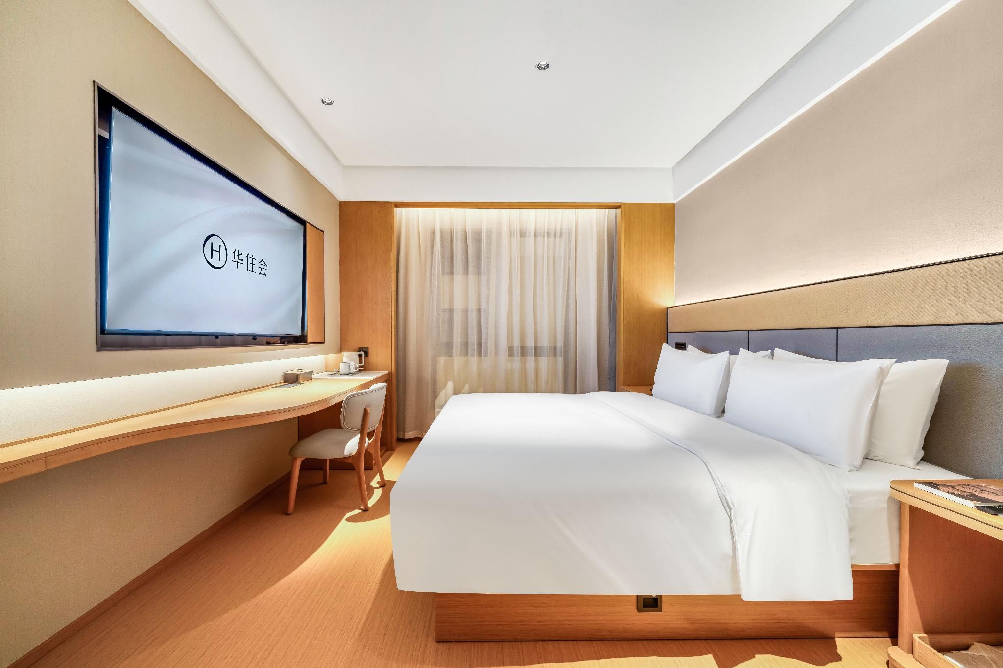 Queen Room A