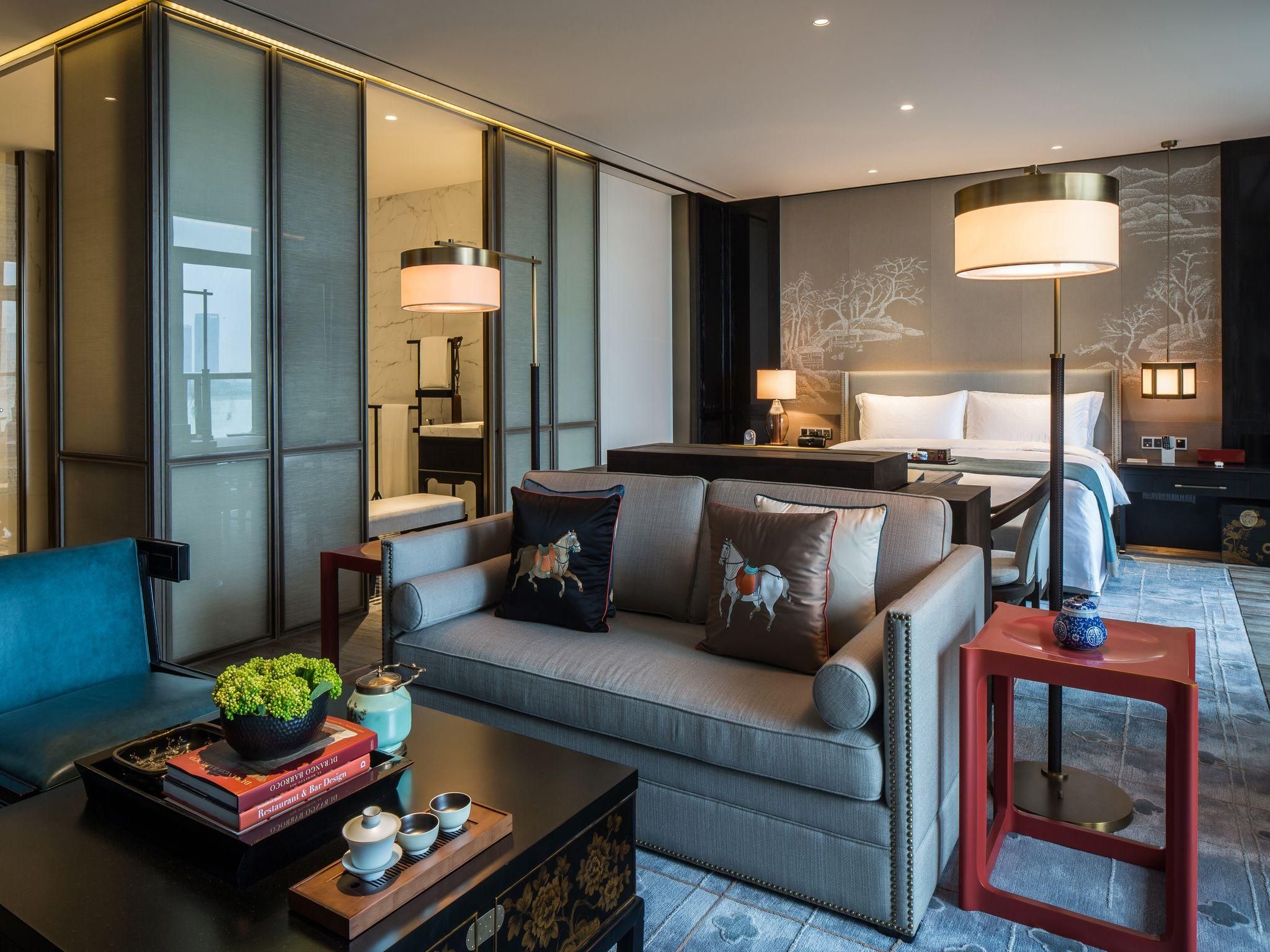 Studio King Suite