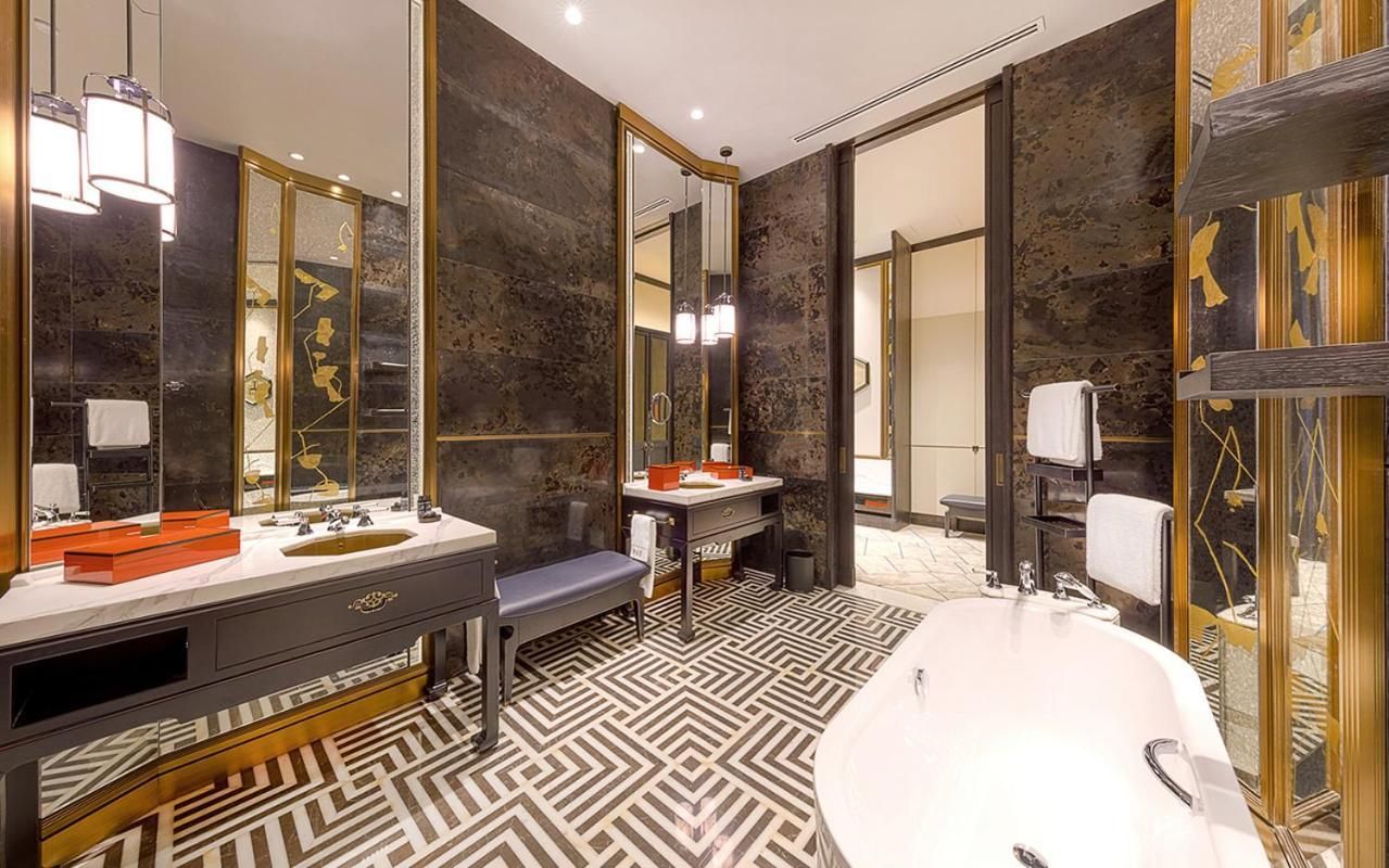 Luxury Suite